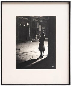Basado en una obra de Brassaï, en blanco y negro, década de 1930, impresión fotográfica en heliograbado, enmarcada