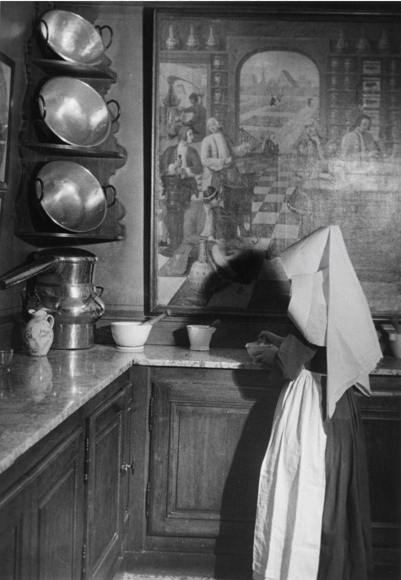 Black and White Photograph di Brassaï - Ospizio di Beaune