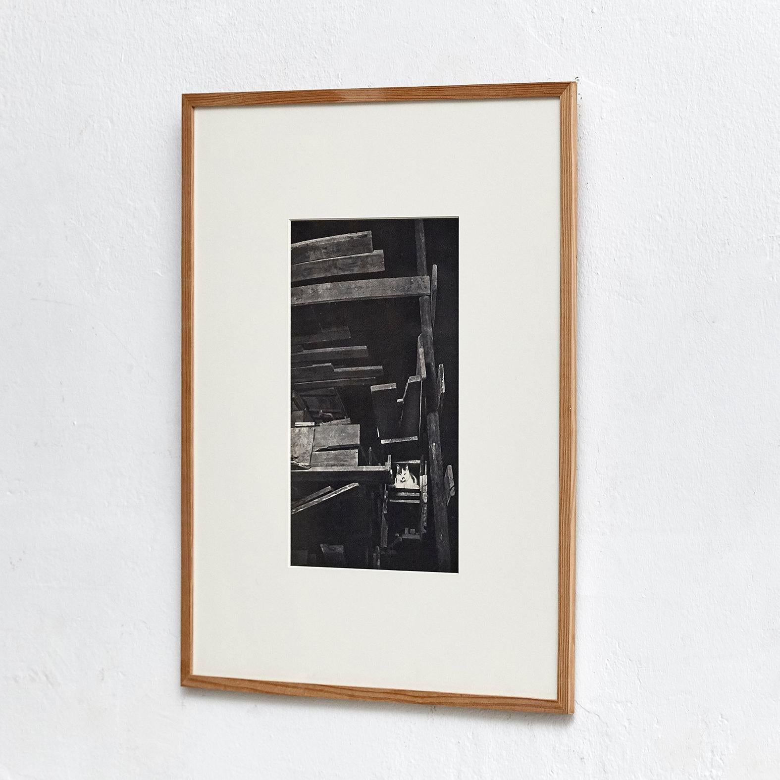 Brassai-Tiefdruckplatte im Inneren des Buches Phographie 1947, herausgegeben von Arts et Metiers Graphiques.

Schwarzes Holz Gerahmt Größe 40 x 50 cm

Brassaï (Pseudonym von Gyula Halász; 9. September 1899-8. Juli 1984) war ein