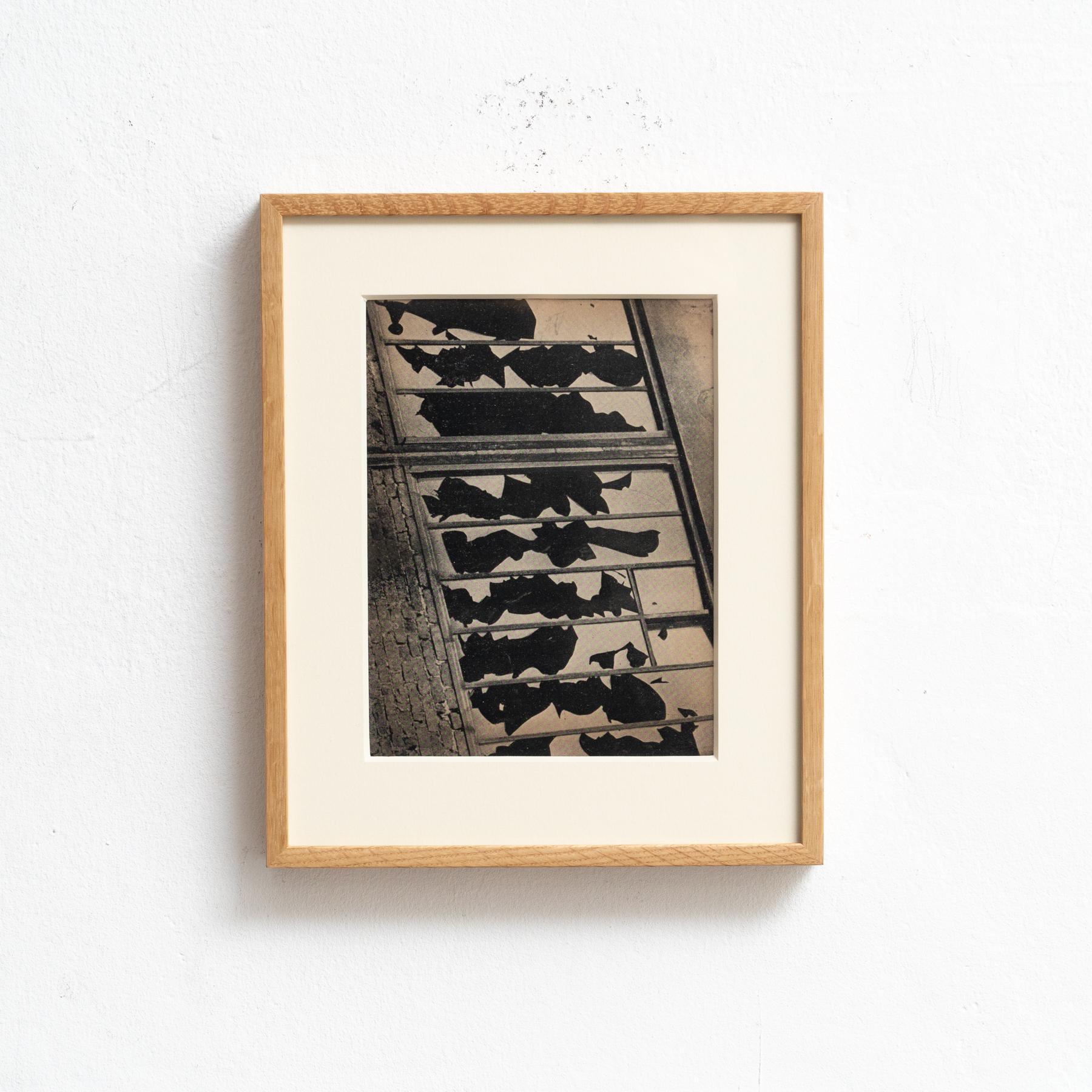 Brassai Framed Heliogravure Photography (1949) - Black and White

Artist: Brassai
Type: Framed heliogravure photograph
Color: Black and white
Dimensions: H 29.5 x W 24.5 x D 3.5 cm
Source: 'Anthologie de La Poesie Naturelle,' edited by K éditeur,