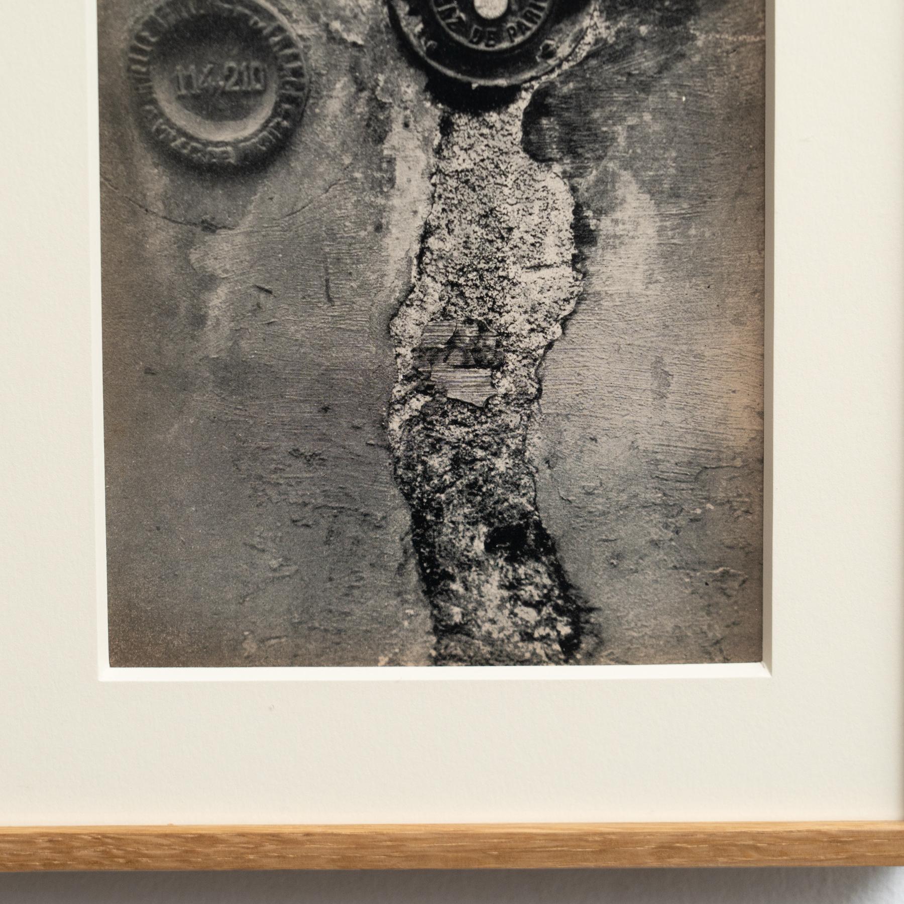 Brassai Framed Heliogravure Photography (1949) - Black and White In Good Condition For Sale In Barcelona, Barcelona
