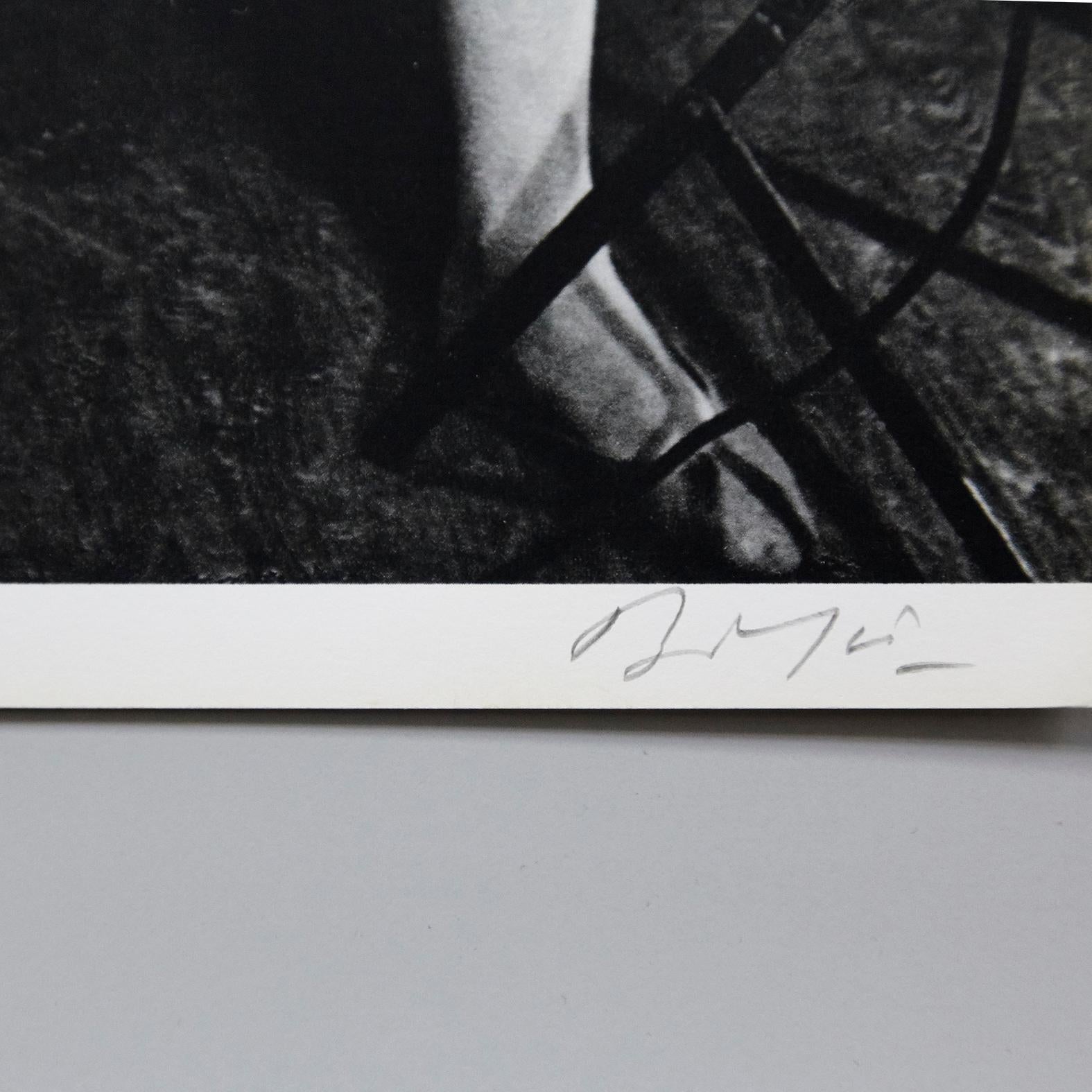 Signed photolithography by Brassaï, 1979.

Stamped rotogravure reproduction of series by Bolaffiarte. Limited edition of 5000.

Exemplary number 2372.

Brassaï pseudonym of Gyula Halász; 9 September 1899 – 8 July 1984) was a Hungarian, French
