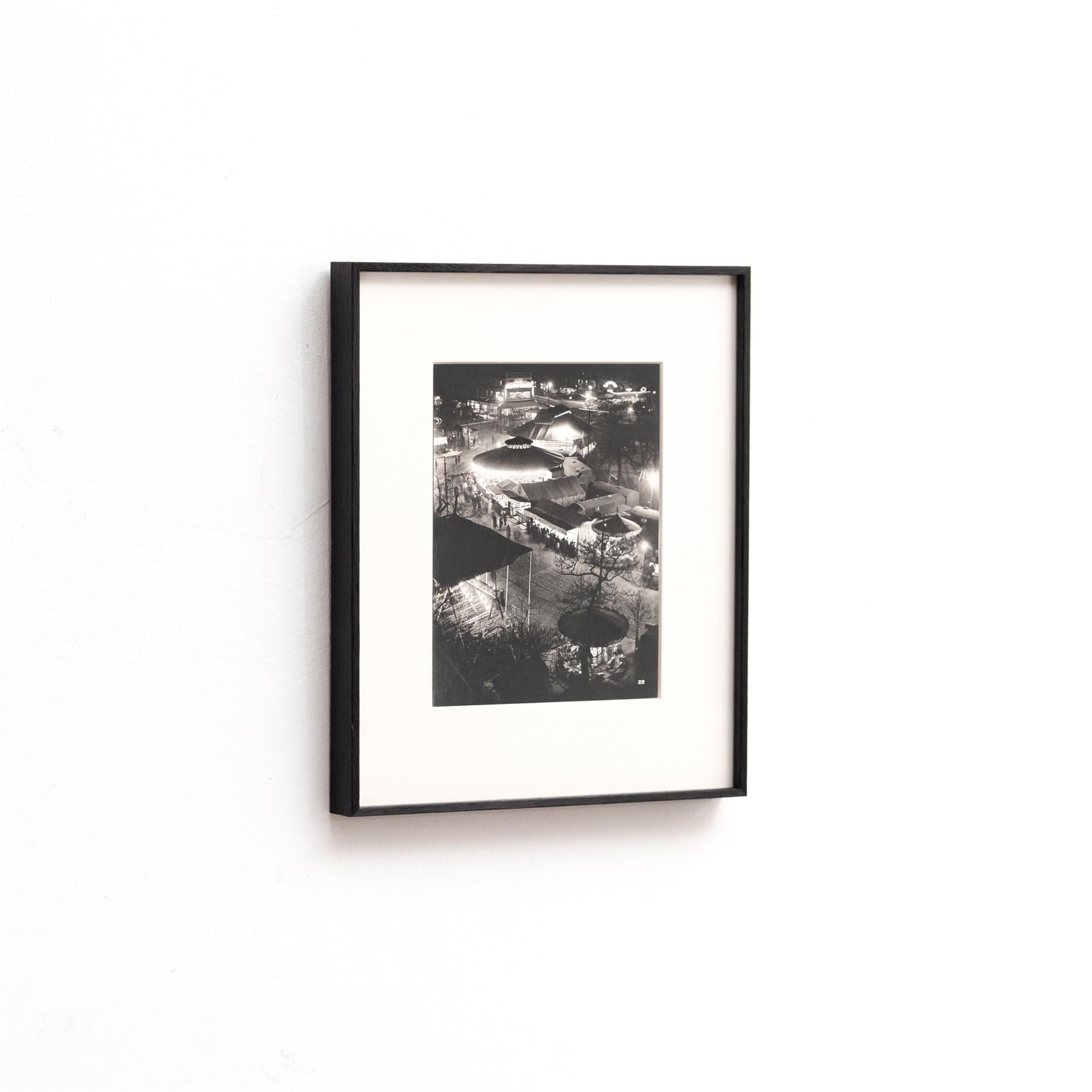 Brassai Urban Seltene schwarz-weiße gerahmte Heliogravüre, um 1930 (Moderne der Mitte des Jahrhunderts) im Angebot