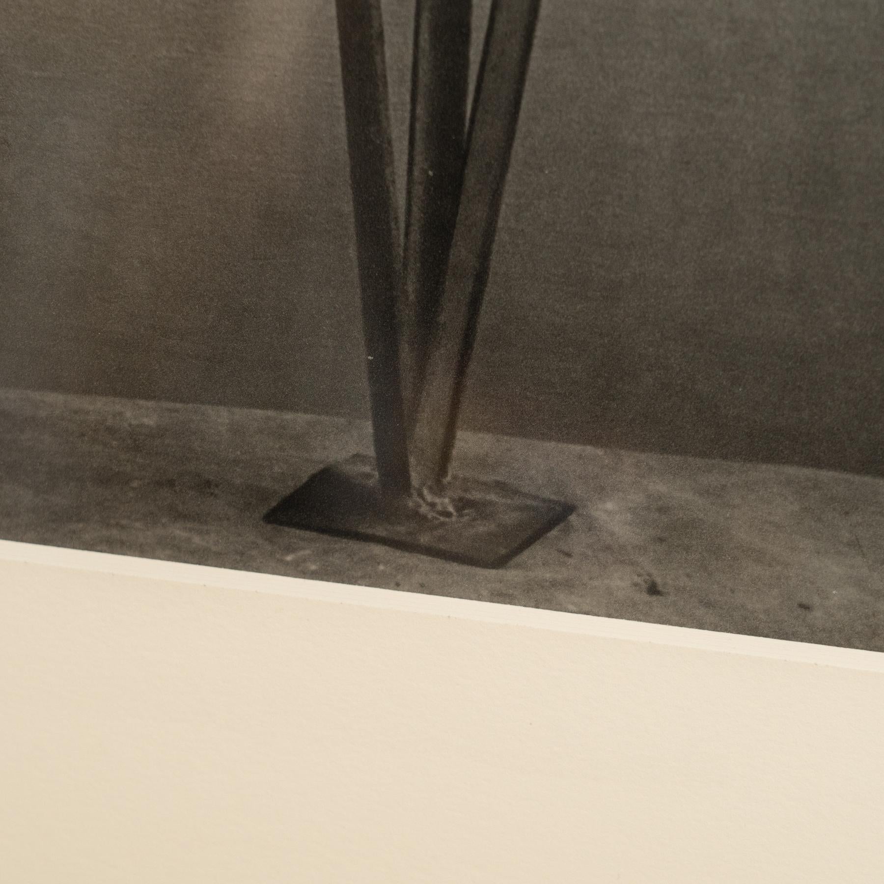 Carta L'intuizione di Brassai: Fotogramma della scultura di Picasso, circa 1948 in vendita