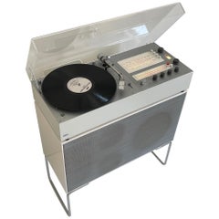 Le tourne-disque Braun Audio 310 et l'enceinte L50 conçus par Dieter Rams