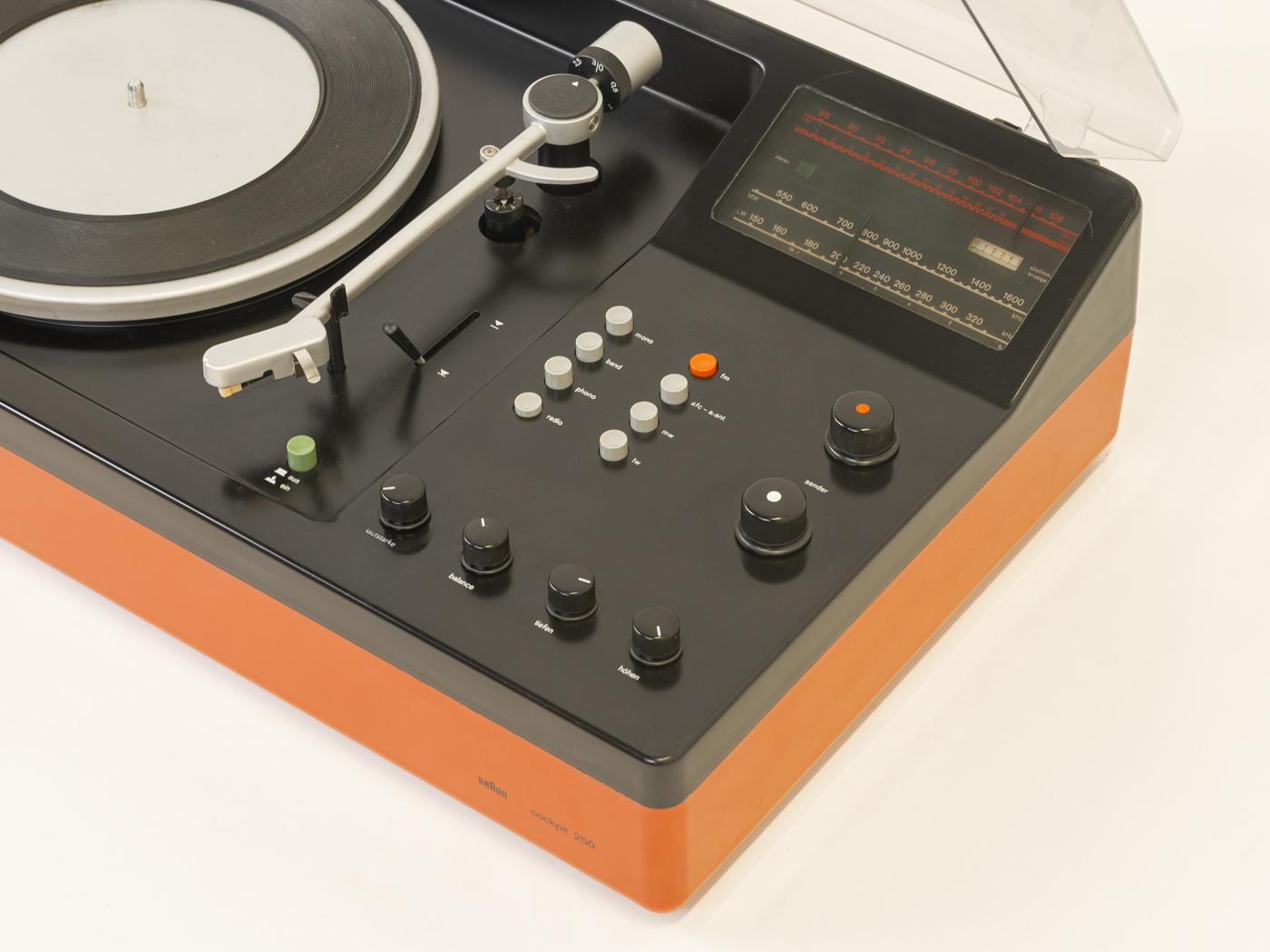 BRAUN Cockpit 250 audio system, Dieter Rams 3