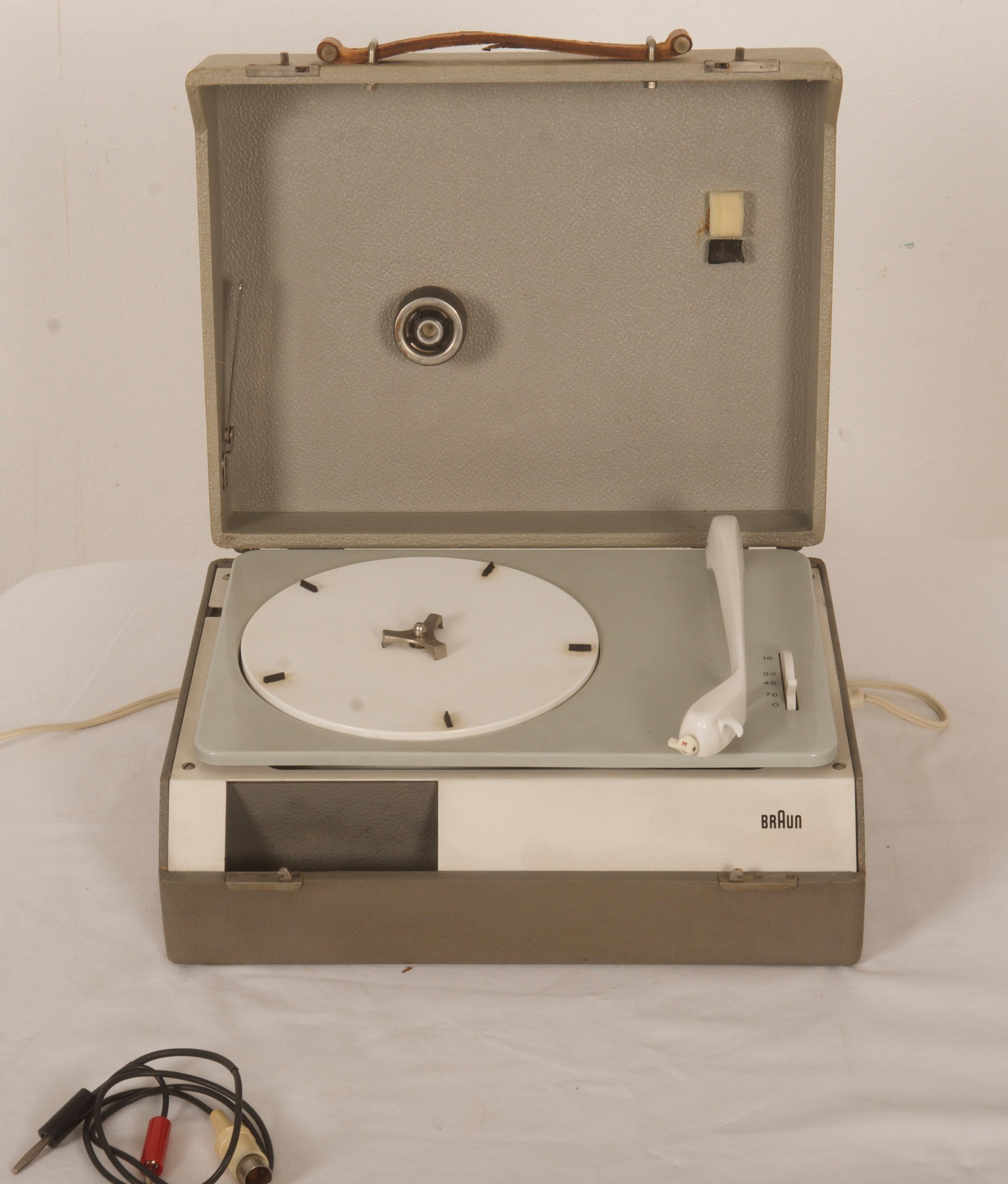 Tourne-disque PC3 de Braun par Wilhelm Wagenfeld et Dieter Rams en vente 1