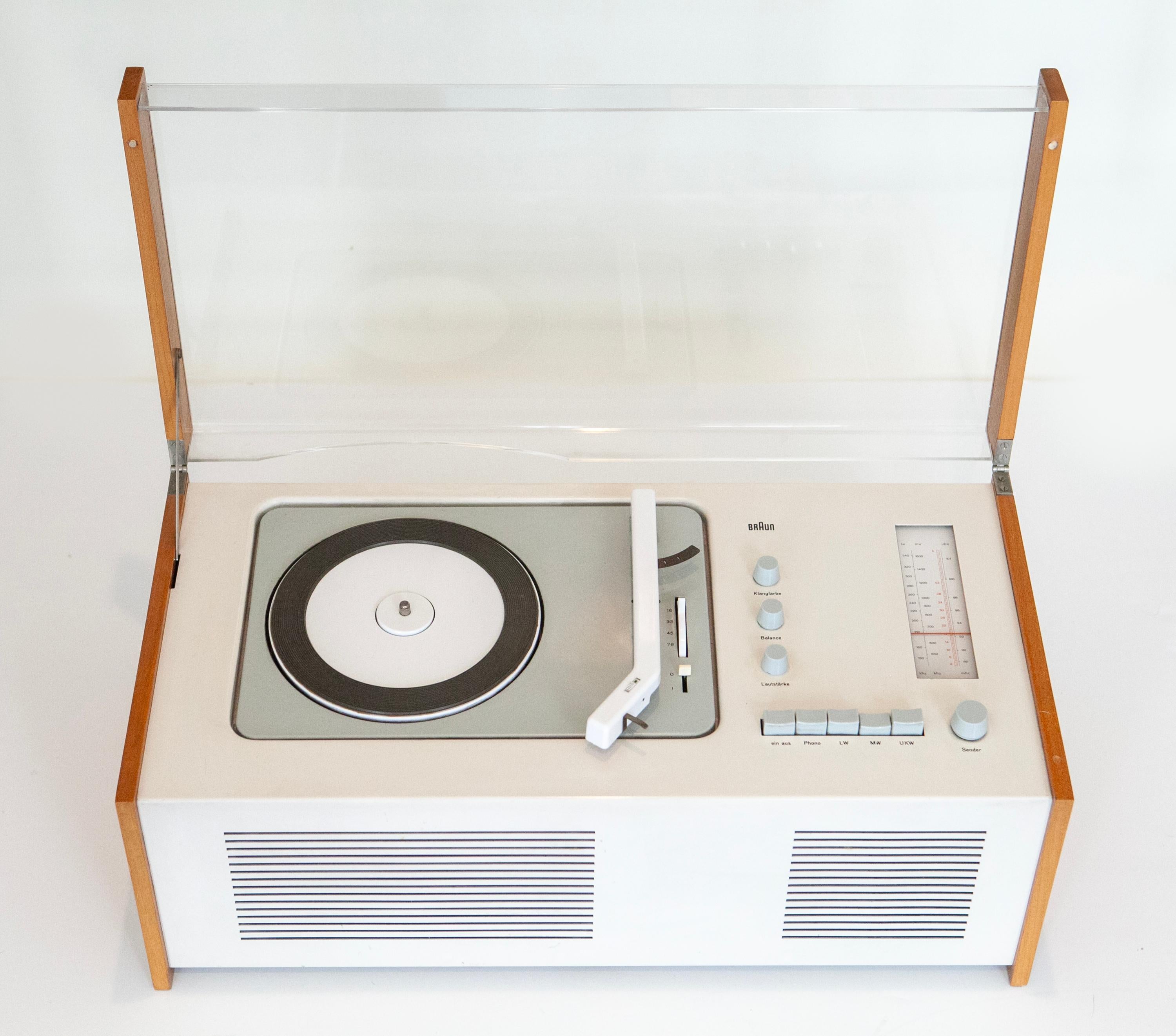 Braun SK 61 Phonosuper Radiogram by Dieter Rams & Hans Gugelot, Germany, c. 1962 For Sale 4
