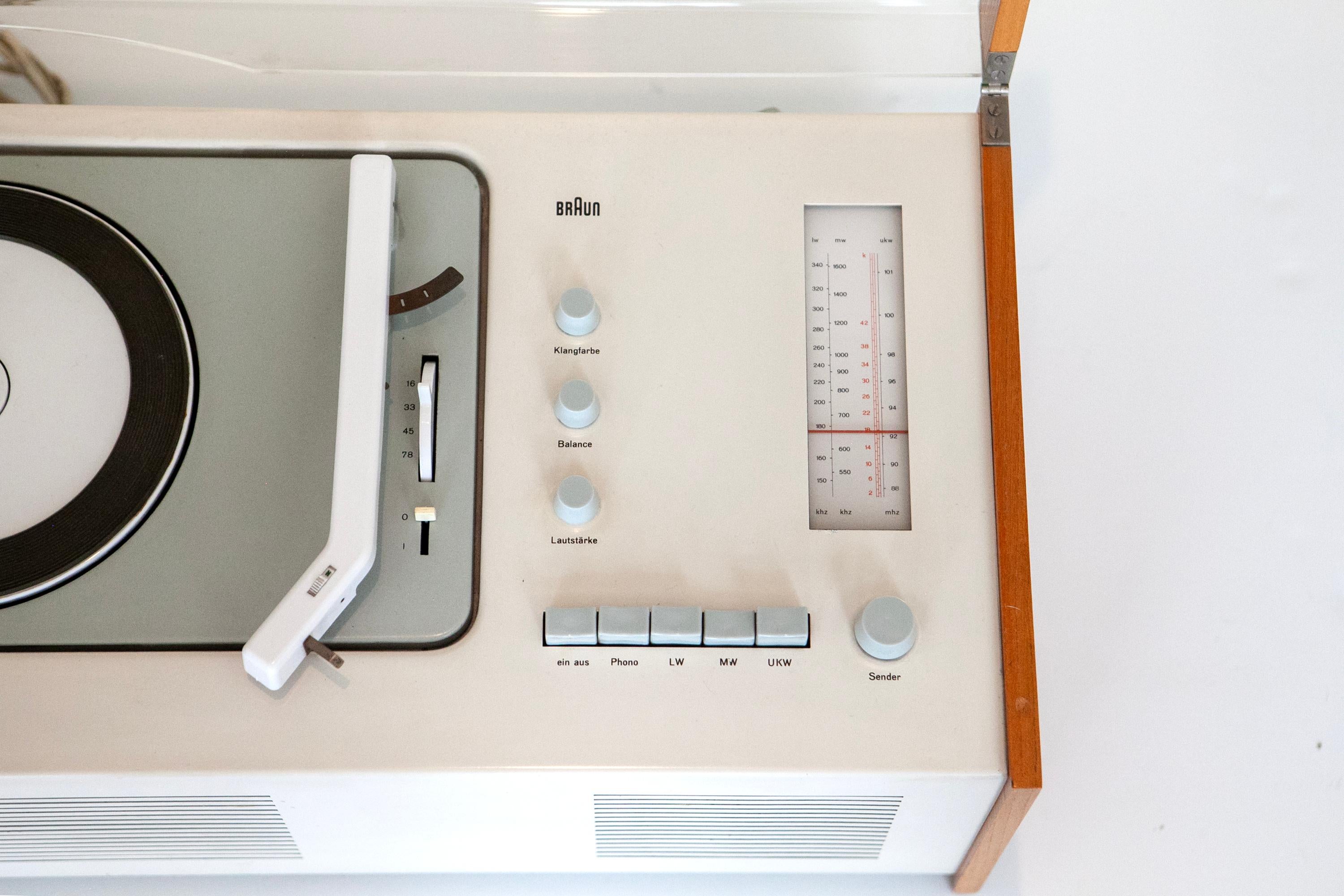 Braun SK 61 Phonosuper Radiogram by Dieter Rams & Hans Gugelot, Germany, c. 1962 For Sale 6