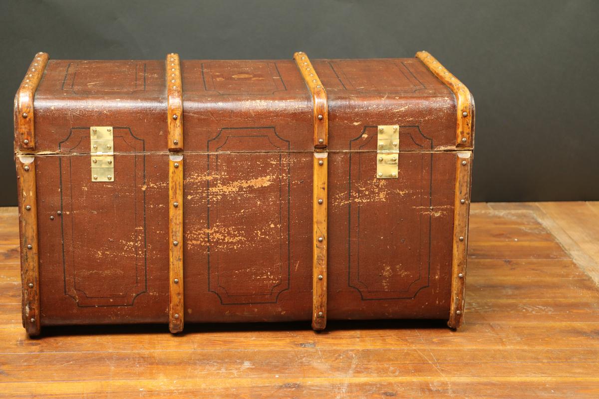 Early 20th Century Braun Trunk with Key