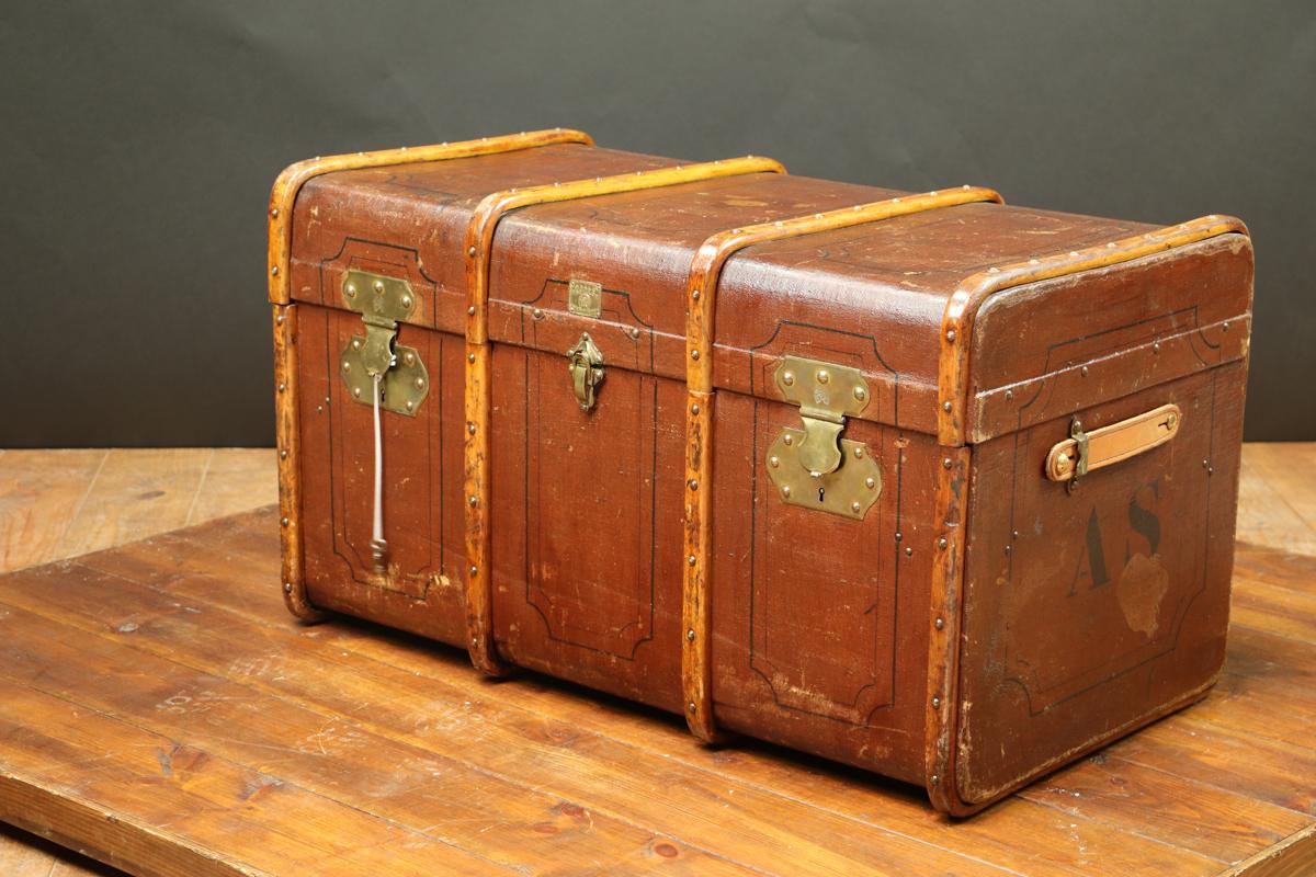 Braun Trunk with Key 3