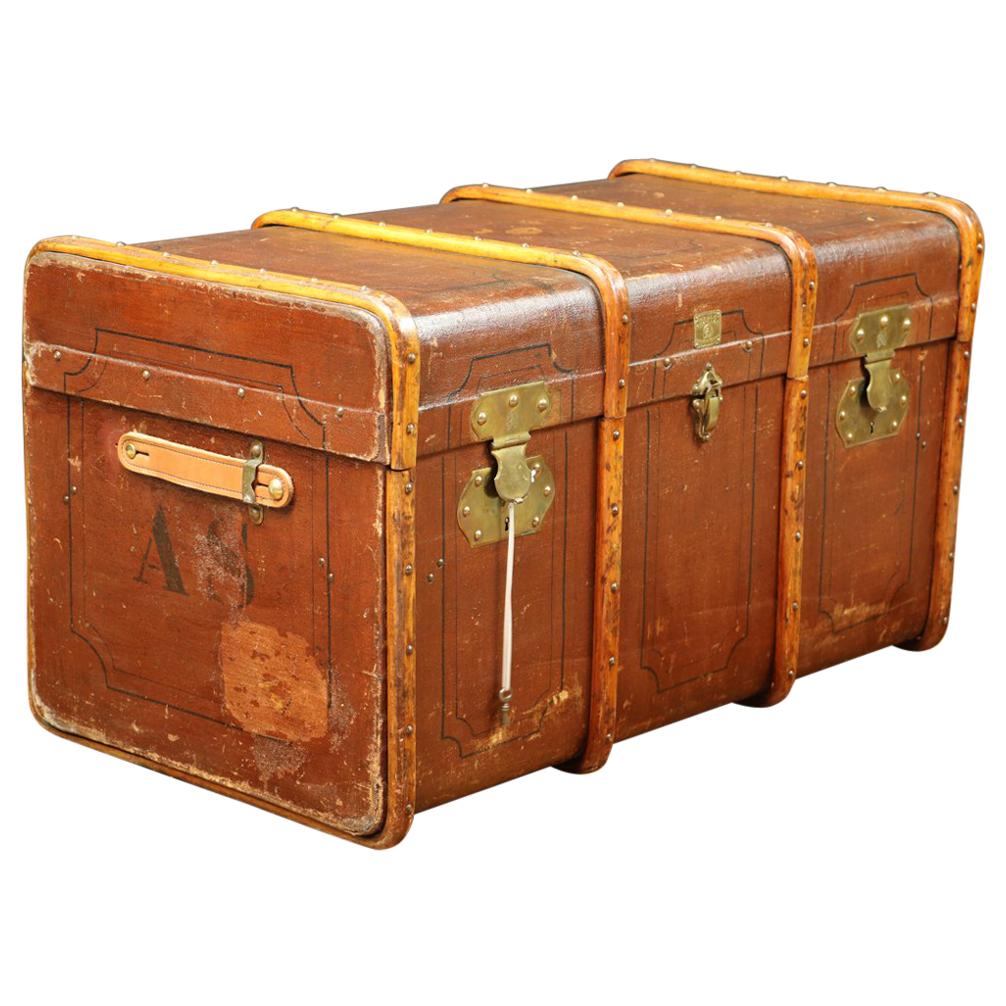 Braun Trunk with Key