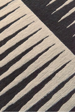 Bravado Graphite Runner in Hand knotted Wool and Silk by Kelly Wearstler