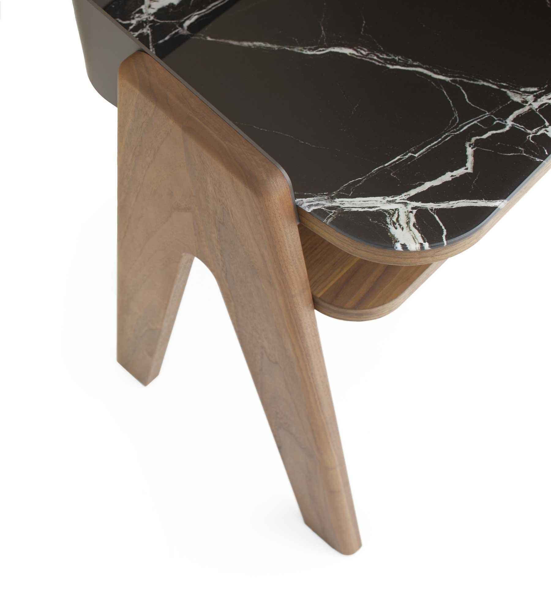 Comodino Bravero in noce e vetro di Breccia Imperiale di Morica Design In condizioni Nuovo in vendita a Geneve, CH