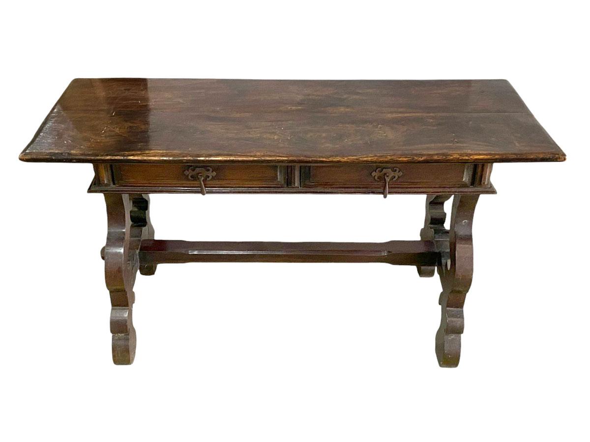 Brazil Colonial Revival Sideboard or Console Table - Circa 1940 In Good Condition For Sale In Rio De Janeiro, BR