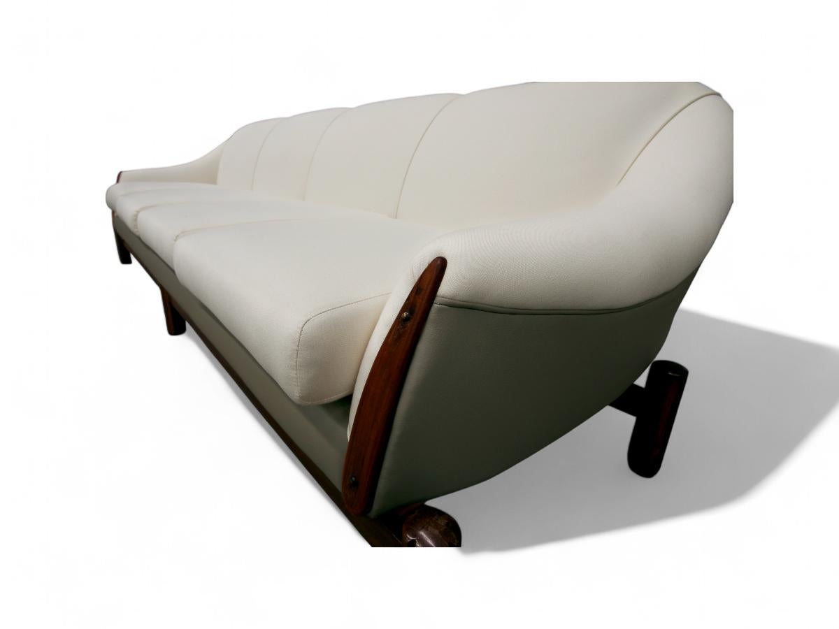Sofá moderno brasileño de madera, cuero y tela de Cimo, años 60 mediados del siglo XX