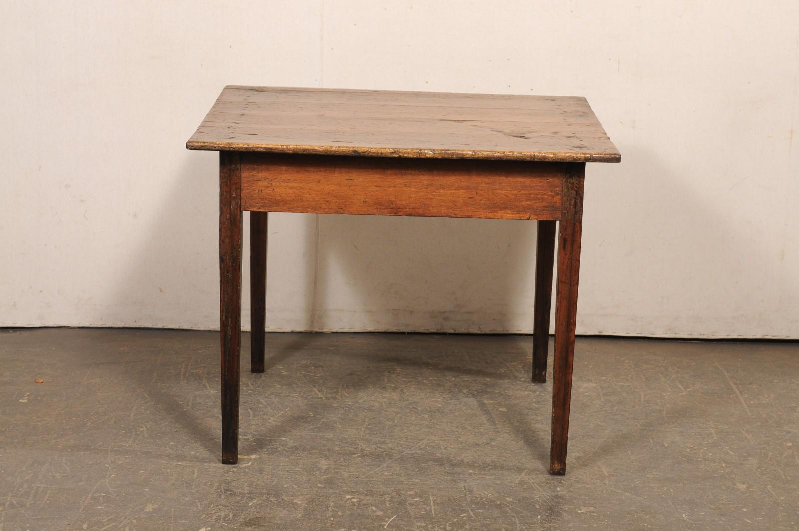 Table d'appoint en bois de peroba brésilien du 19e C. en forme de carré en vente 4