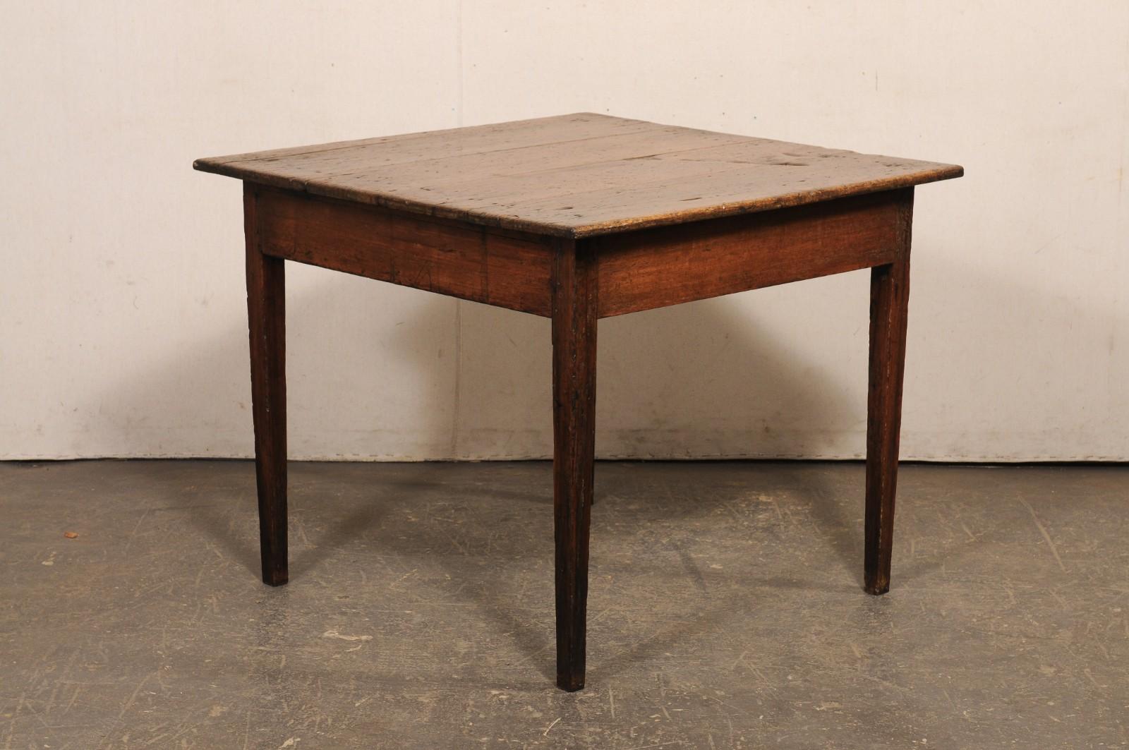 Table d'appoint en bois de peroba brésilien du 19e C. en forme de carré en vente 5