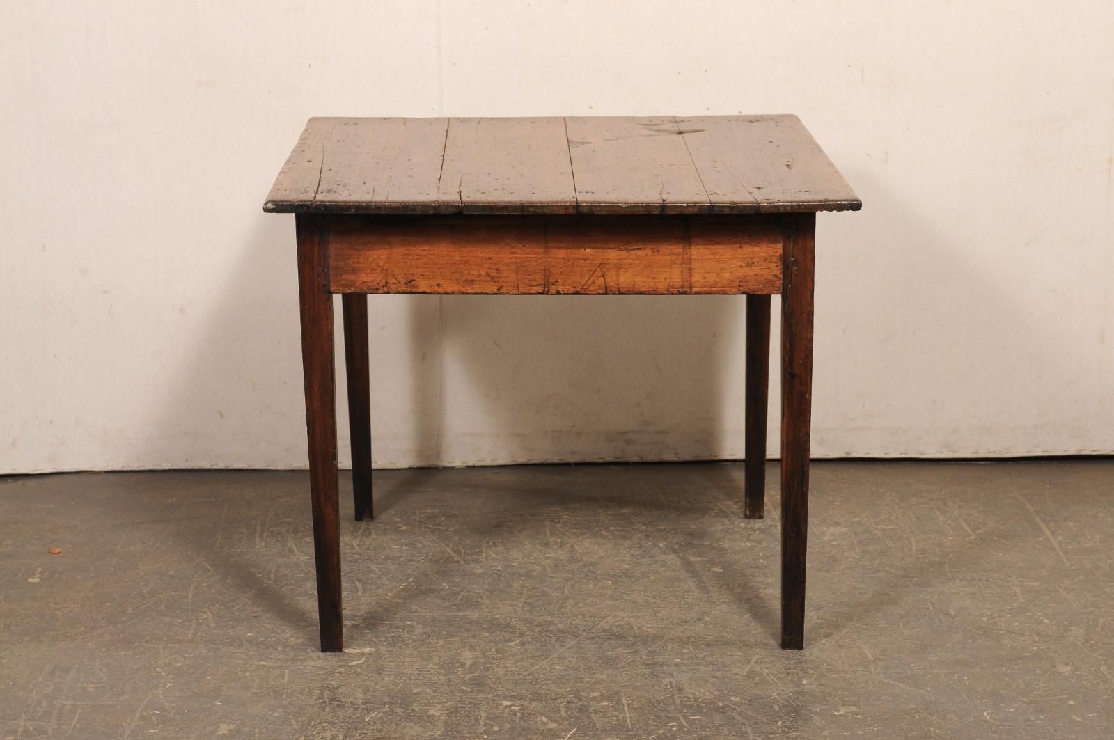 Table d'appoint en bois de peroba brésilien du 19e C. en forme de carré en vente 6