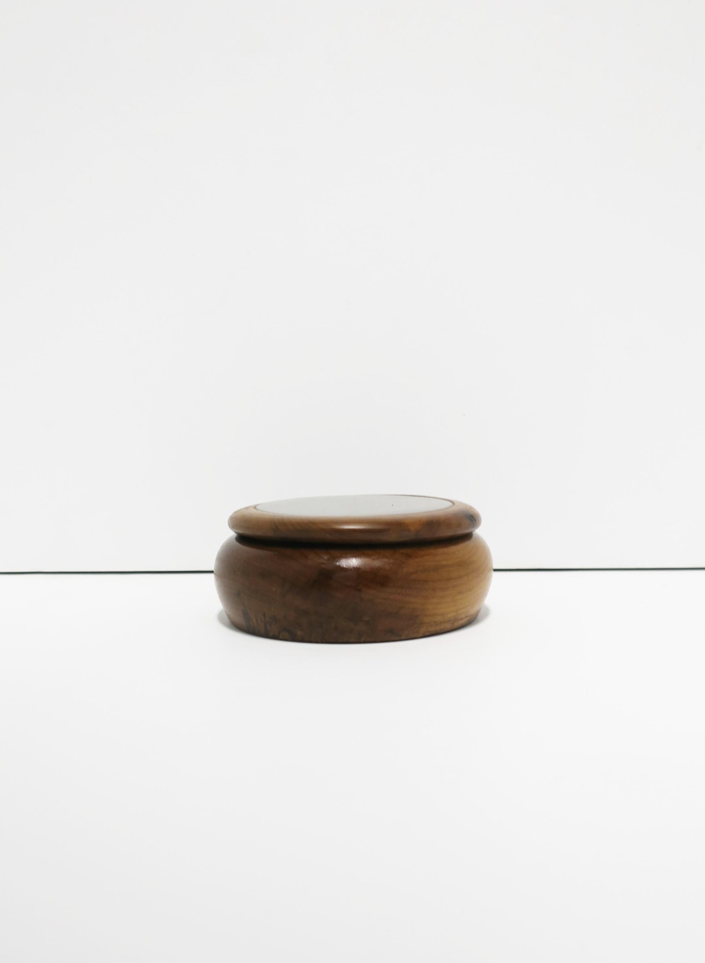 Post-Modern Brazilian Agate Onyx and Wood Round Jewelry or Trinket Box, Brazil, 1980s For Sale