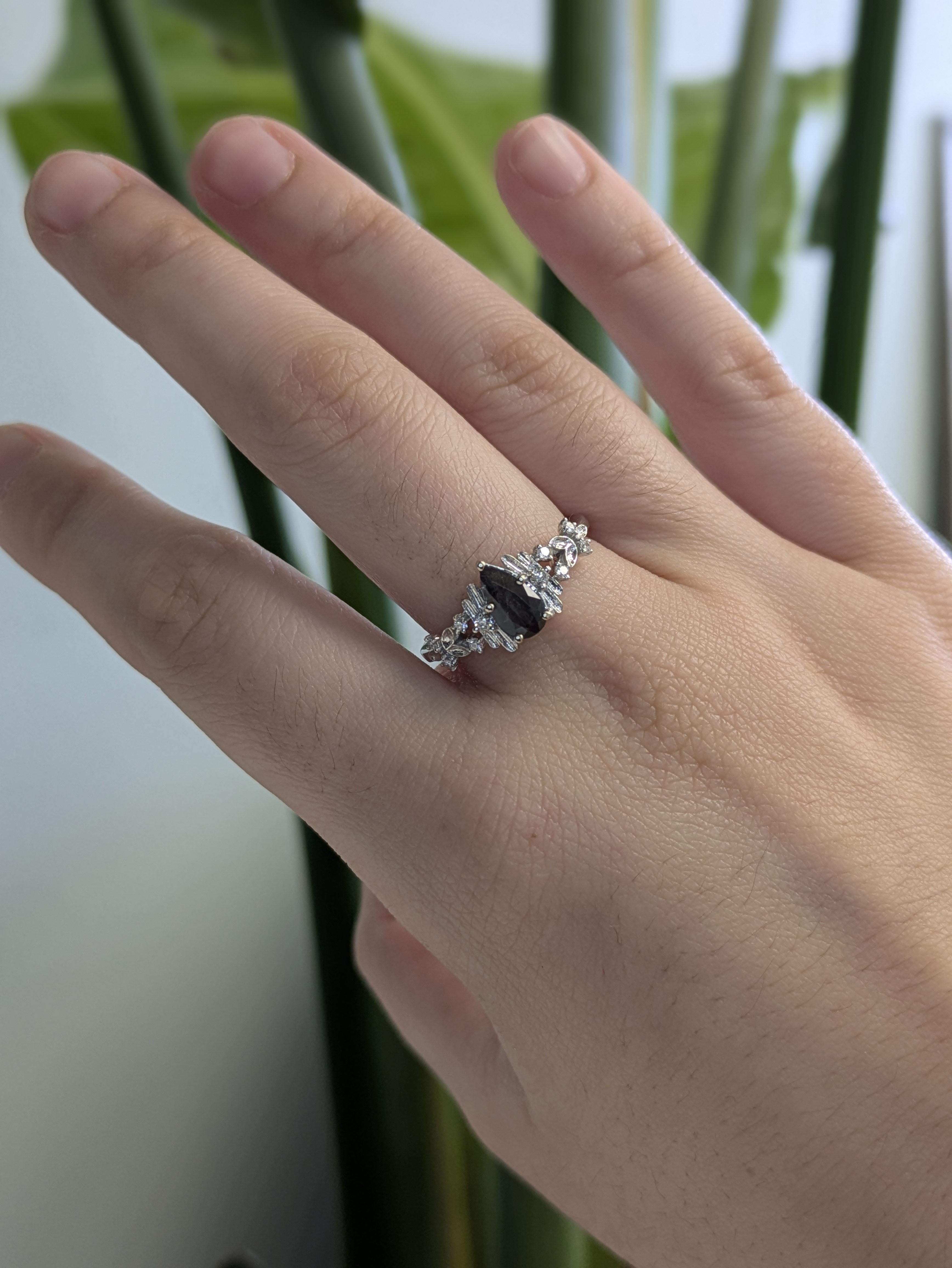 Brazilian Alexandrite and Diamond Ring in 14K Solid Gold  PE 8x4.5mm Imperio ruso en venta