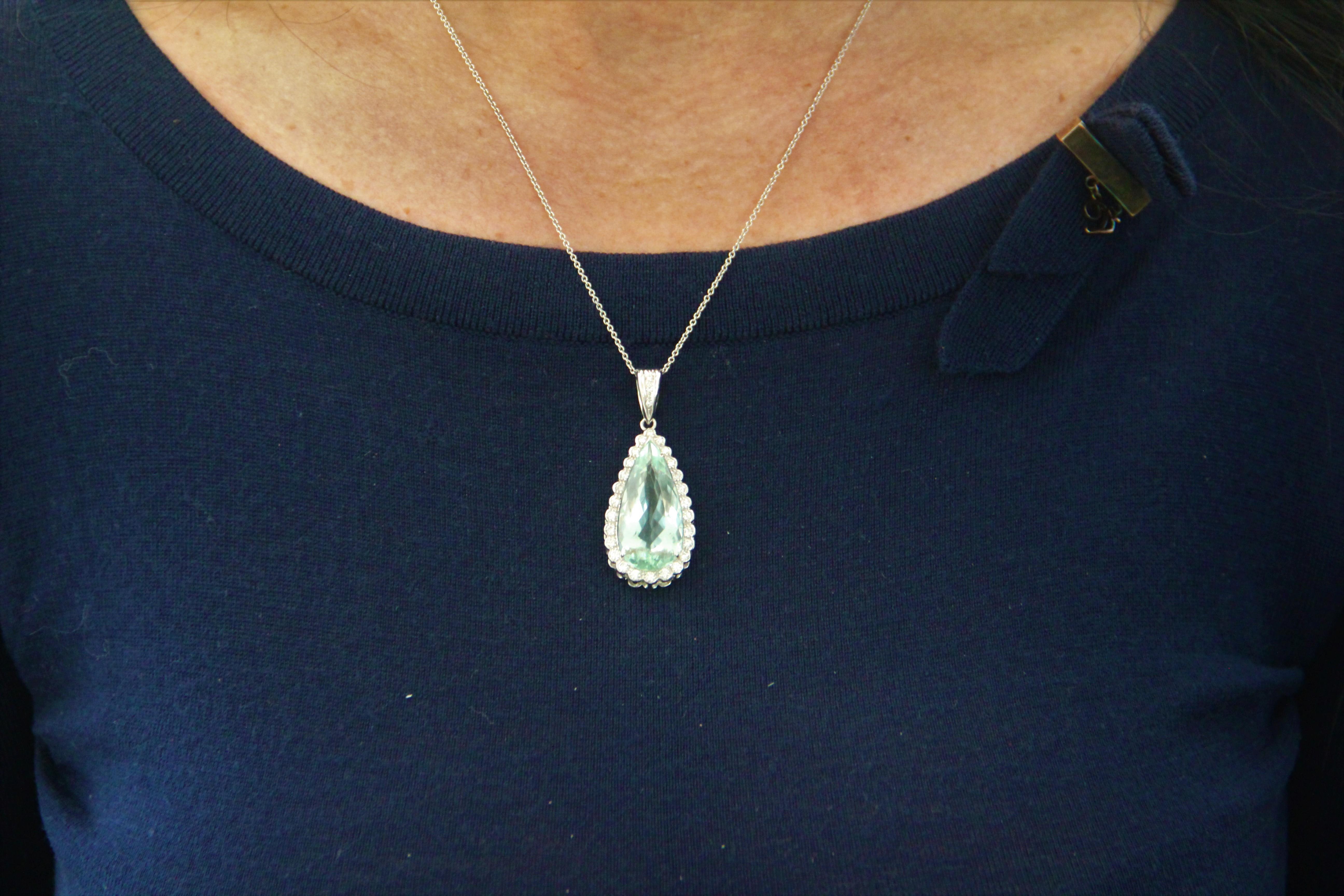 Women's or Men's Brazilian Aquamarine 18 Karat White Gold Diamonds Pendant Necklace For Sale