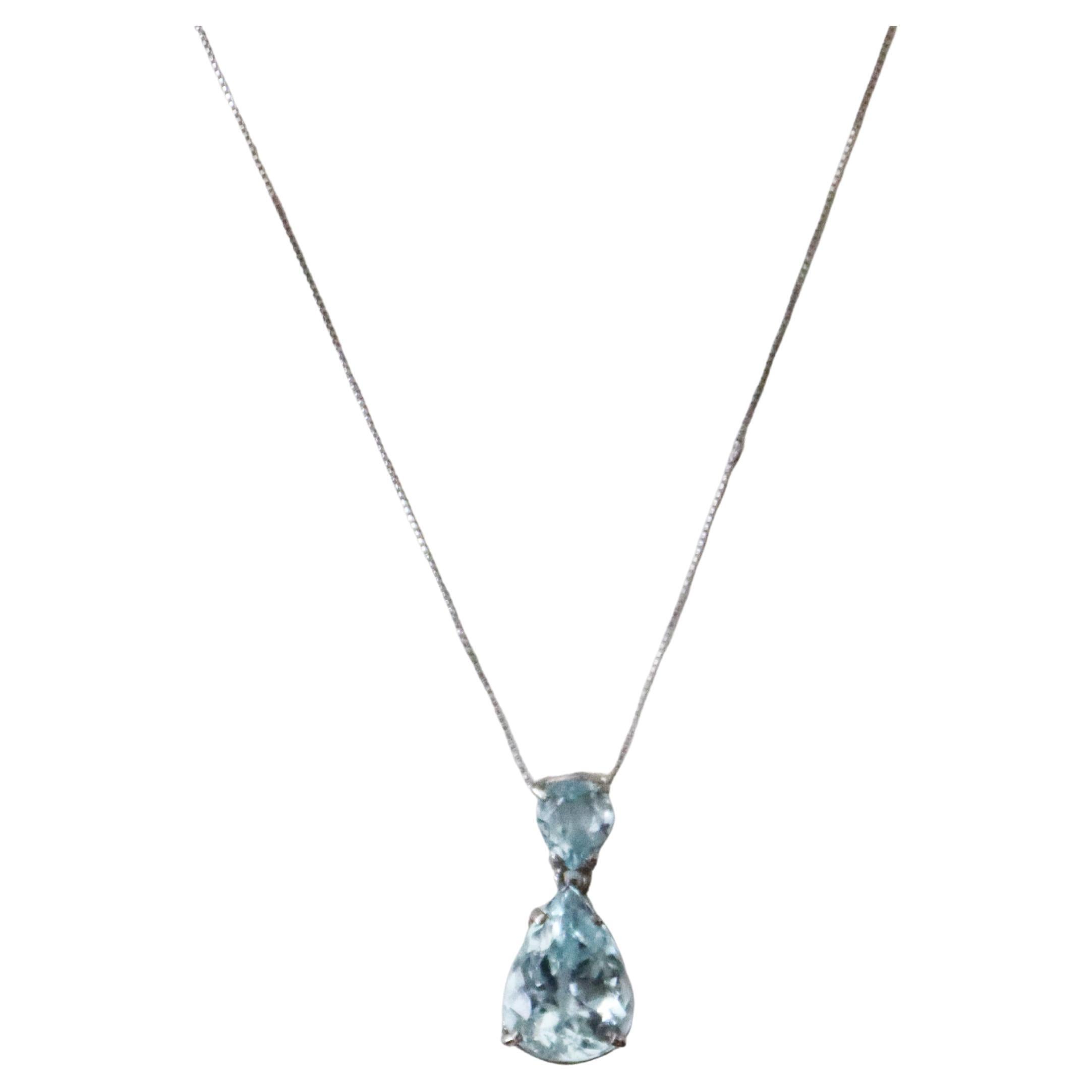 Collana con goccia in oro bianco 18 Kt con acquamarina brasiliana in vendita