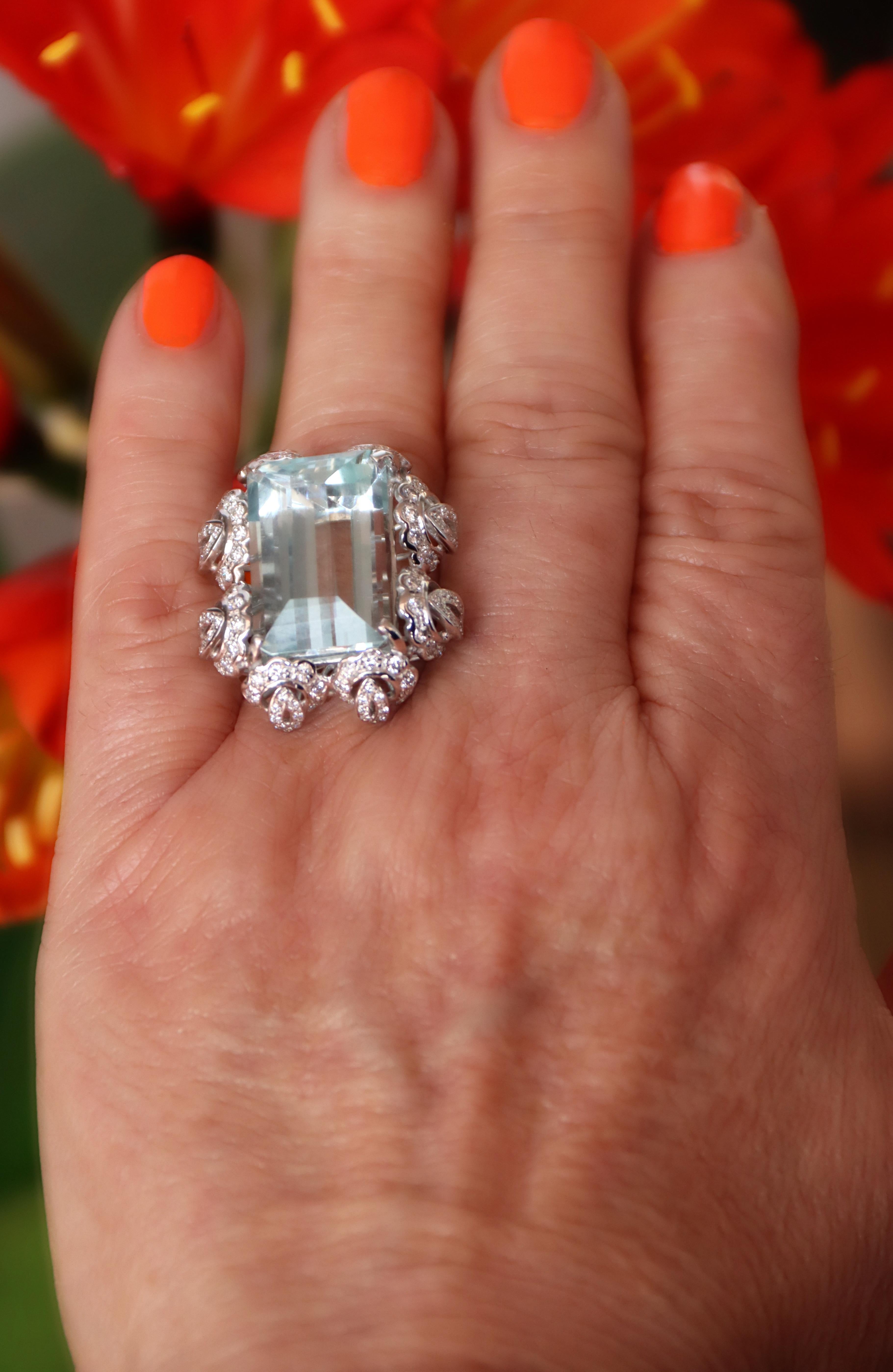Brazilian Aquamarine Diamonds 18 Karat White Gold Cocktail Ring For Sale 4