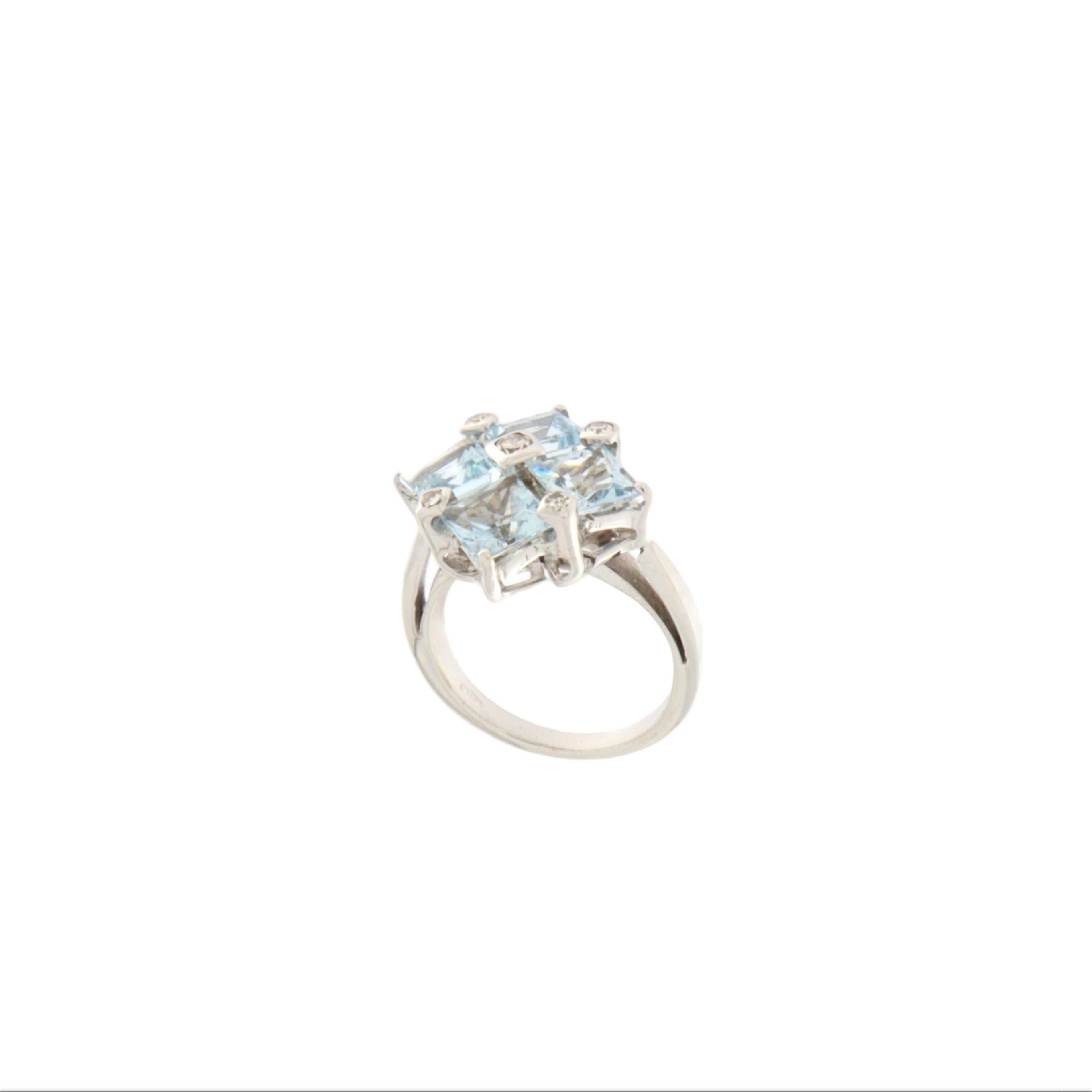 Cocktailring aus 18 Karat Weißgold mit brasilianischem Aquamarin und Diamanten (Brillantschliff) im Angebot