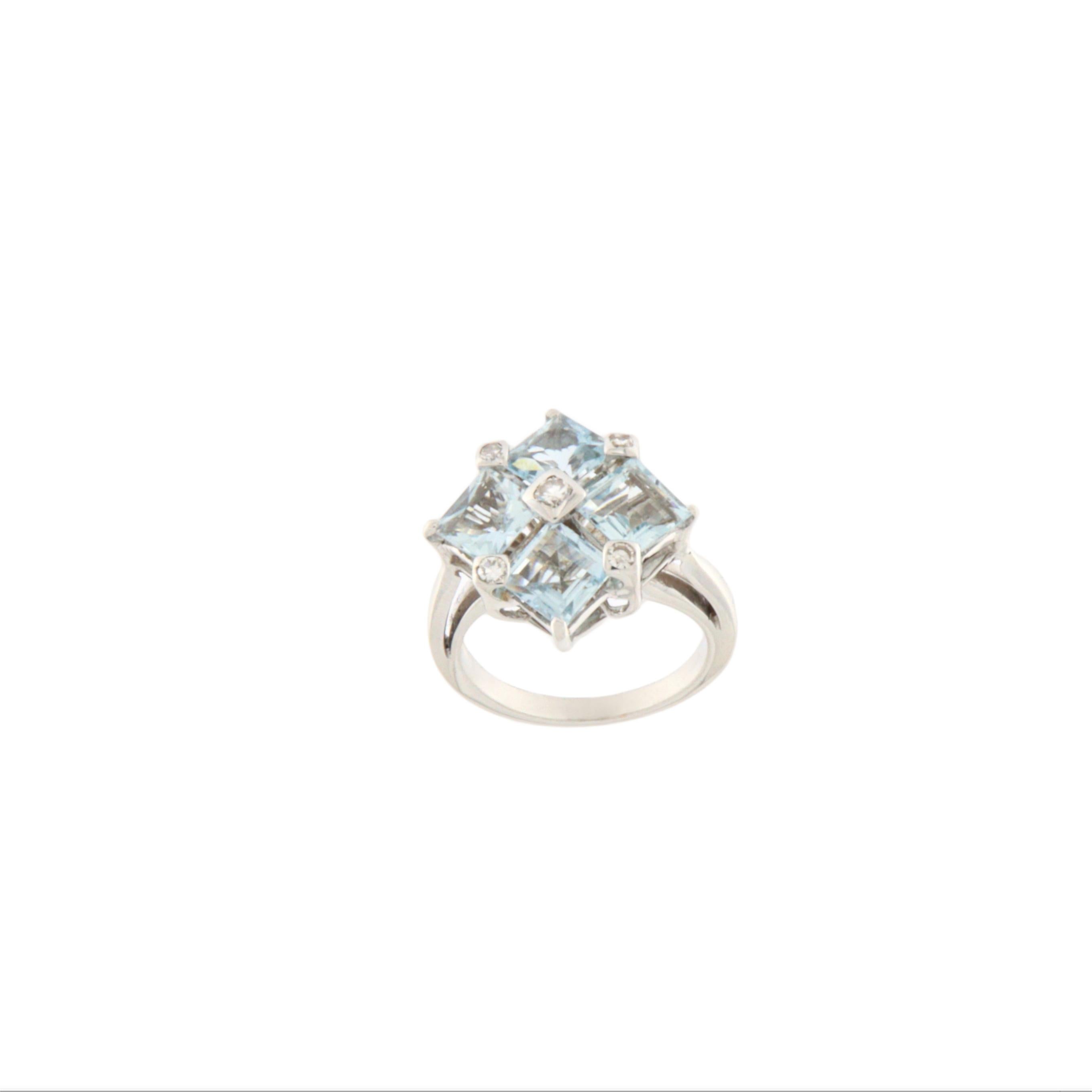 Cocktailring aus 18 Karat Weißgold mit brasilianischem Aquamarin und Diamanten Damen im Angebot