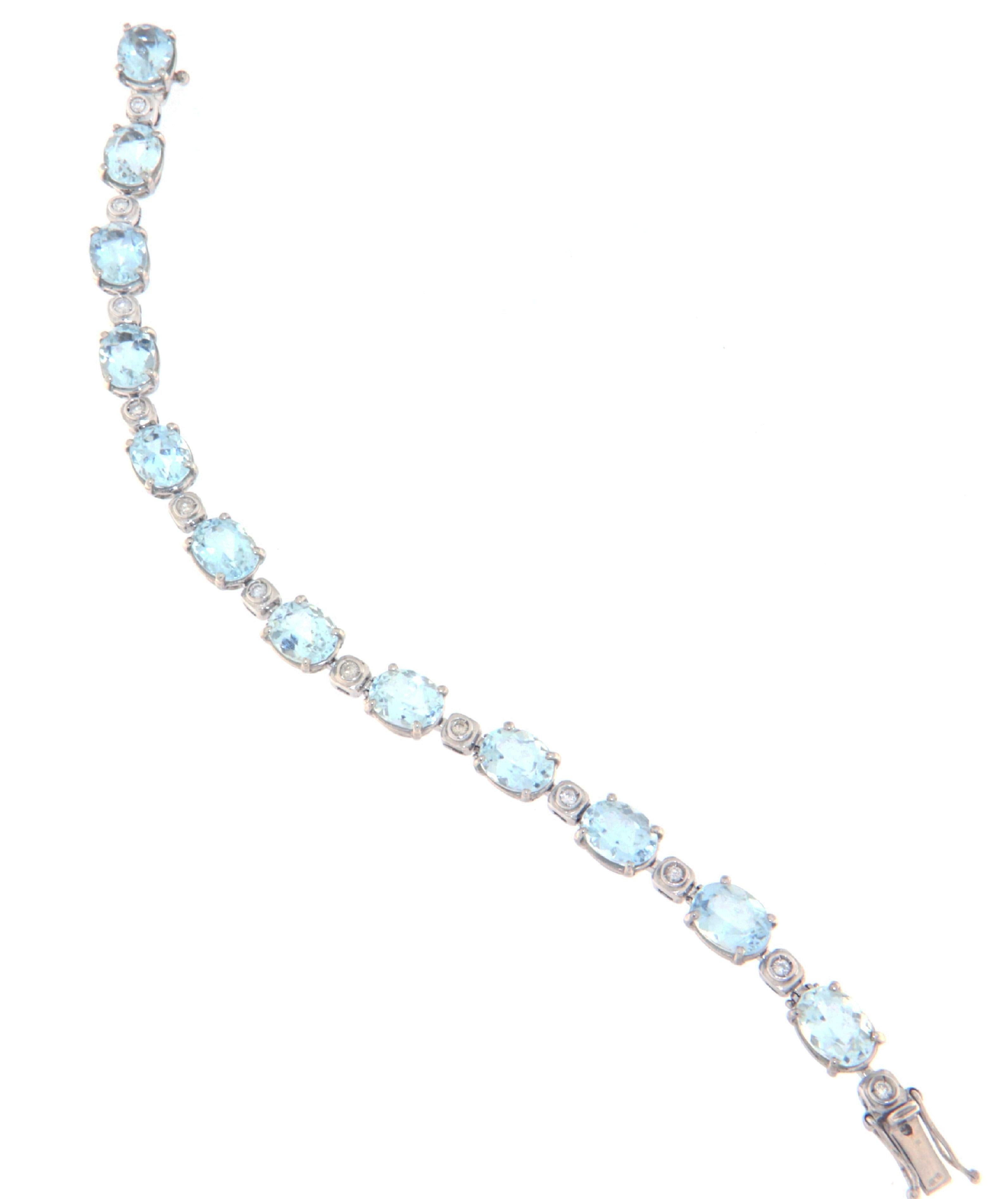 Brilliant Cut Brazilian Aquamarine Diamonds 18 Karat White Gold Cuff Bracelet