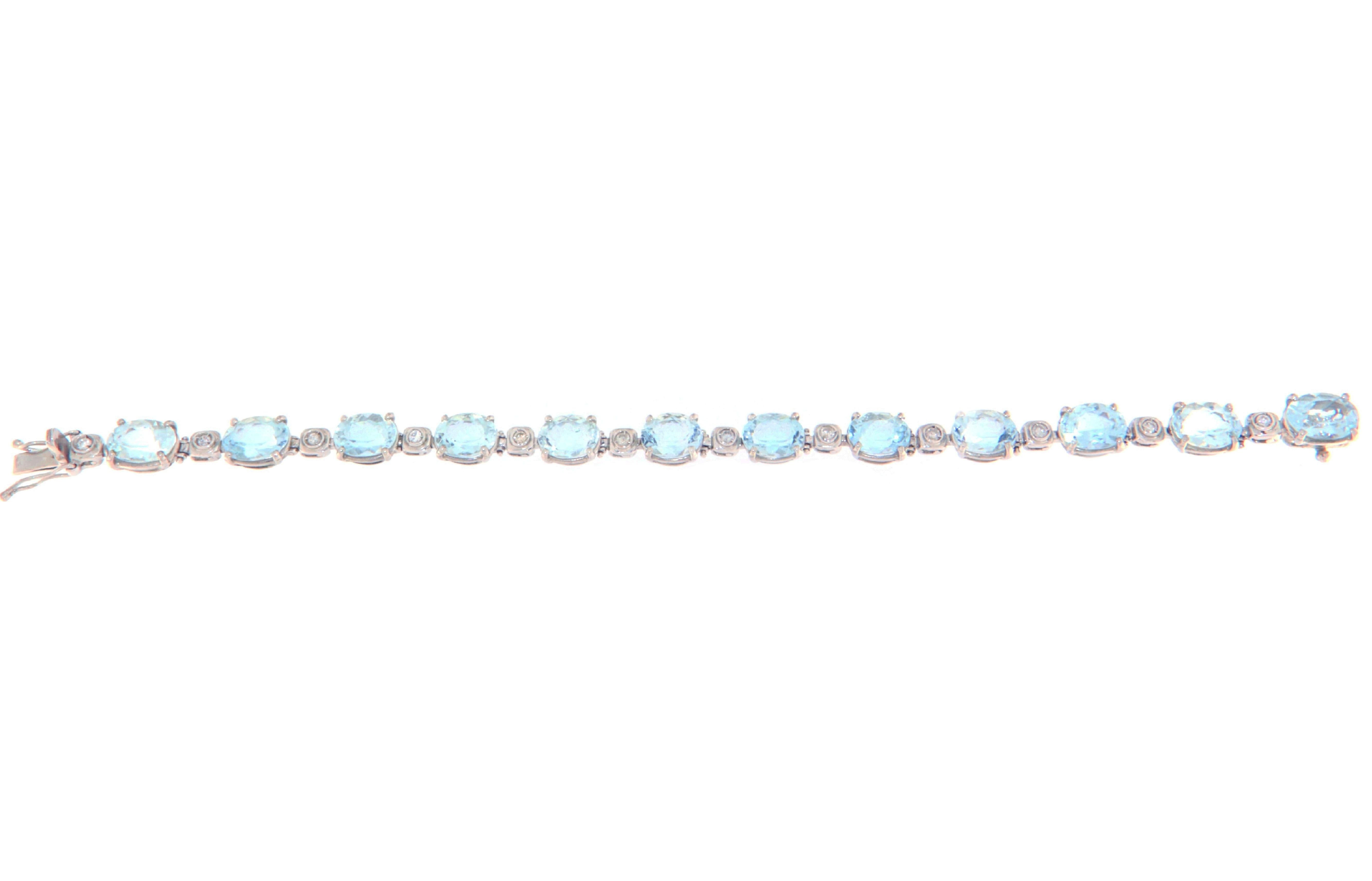 Brazilian Aquamarine Diamonds 18 Karat White Gold Cuff Bracelet In New Condition In Marcianise, IT