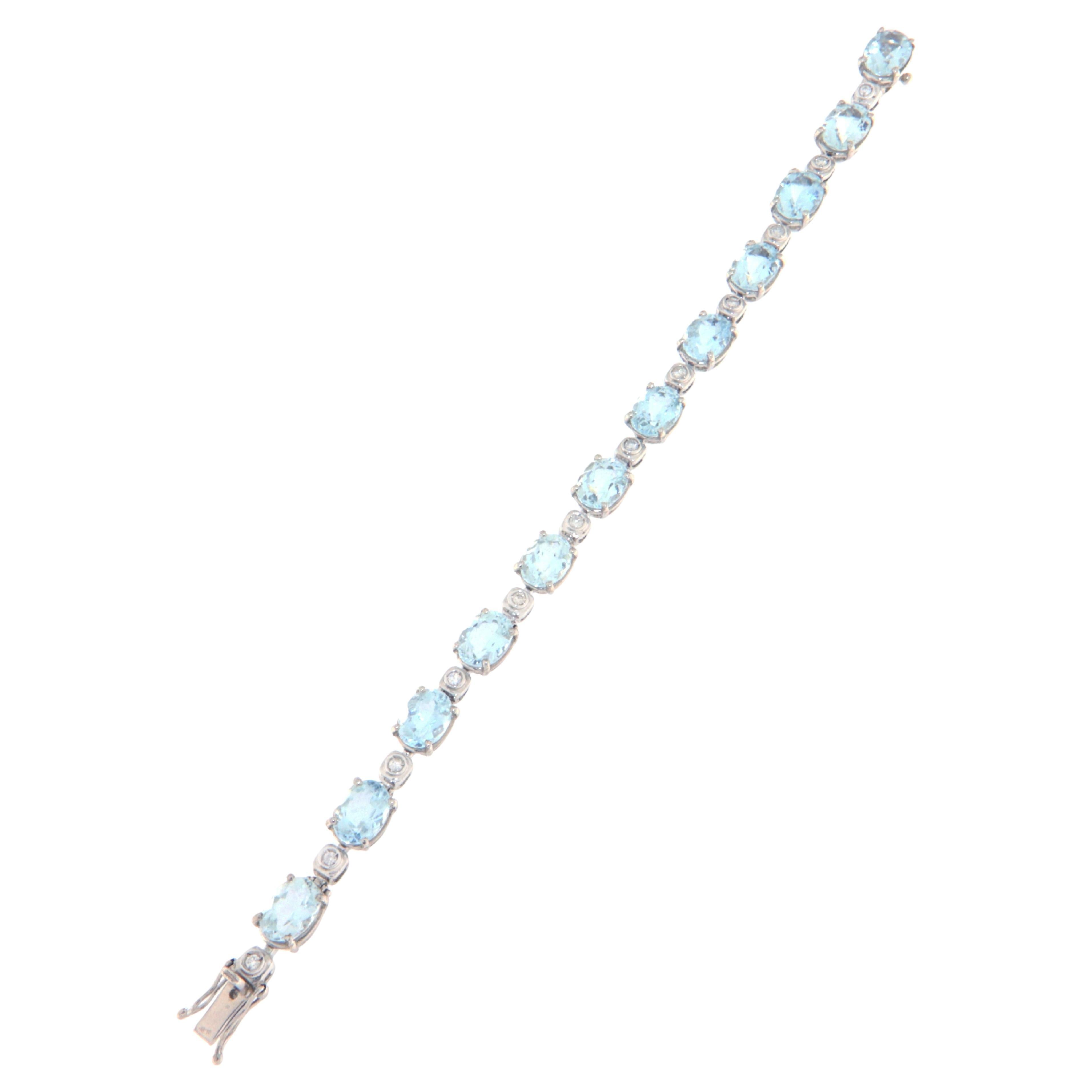 Manschettenarmband aus 18 Karat Weißgold mit brasilianischem Aquamarin und Diamanten