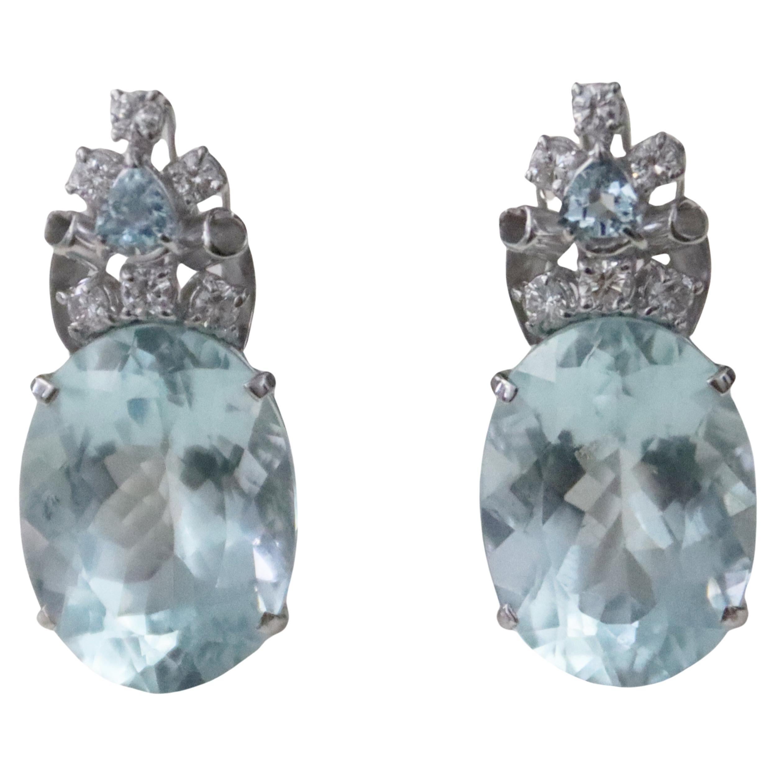 Boucles d'oreilles en or blanc 18 carats avec aigue-marine brésilienne et diamants