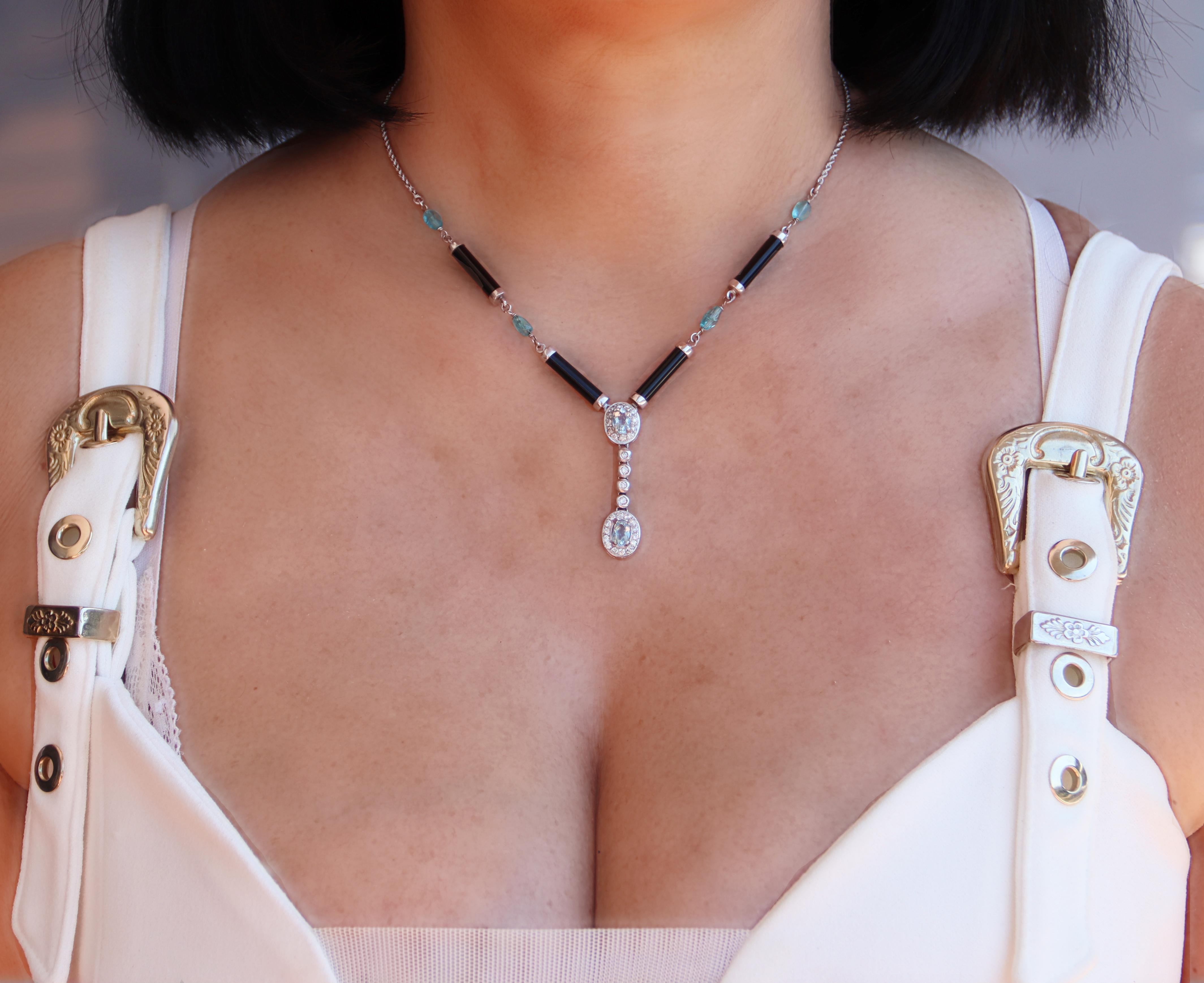 Brasilianischer Aquamarin Diamanten Onyx 18 Karat Weißgold Anhänger Halskette Damen im Angebot