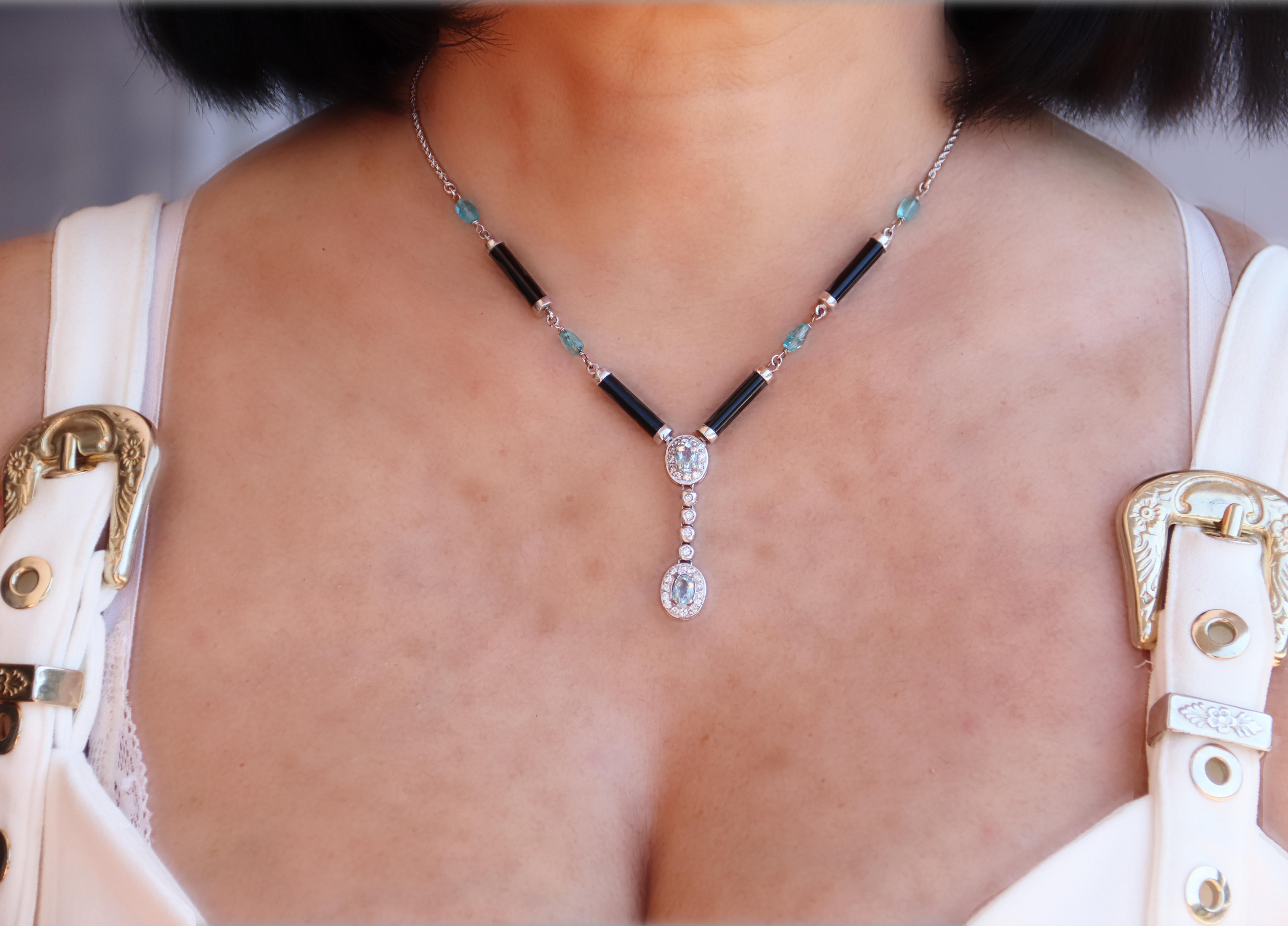 Brasilianischer Aquamarin Diamanten Onyx 18 Karat Weißgold Anhänger Halskette im Angebot 1