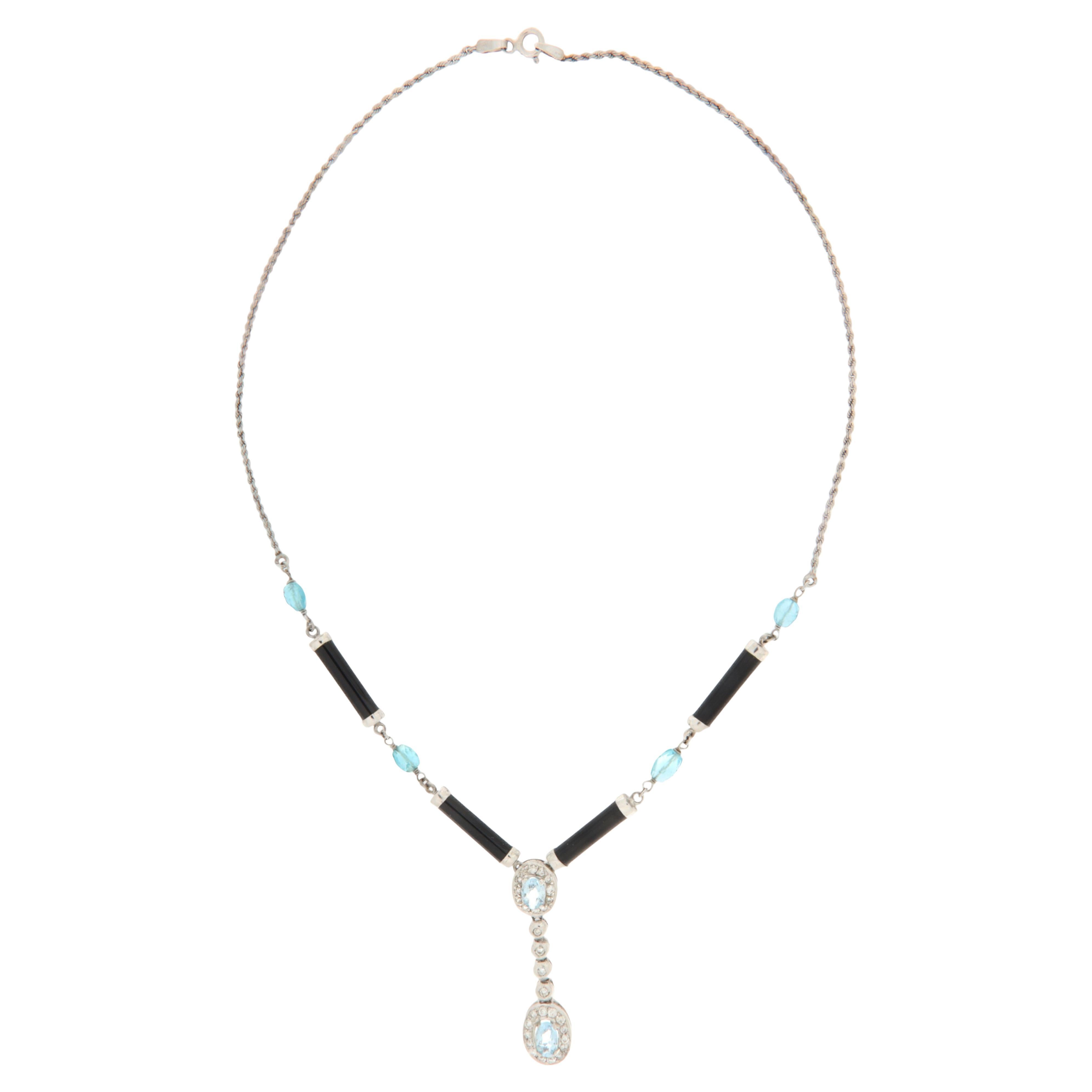 Brasilianischer Aquamarin Diamanten Onyx 18 Karat Weißgold Anhänger Halskette im Angebot