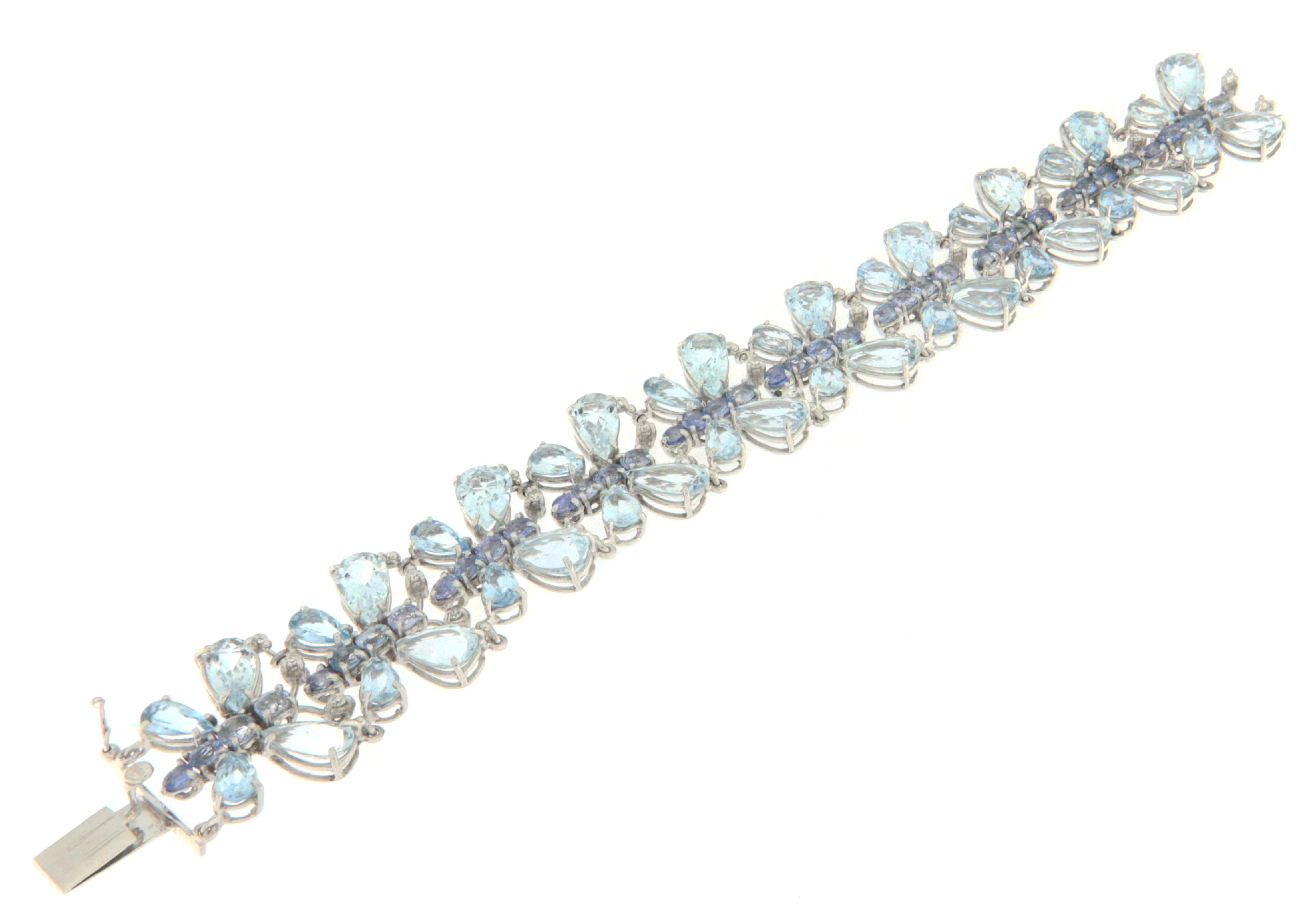 Artisan Brazilian Aquamarine Sapphires Diamonds 18 Karat White Gold Cuff Bracelet For Sale
