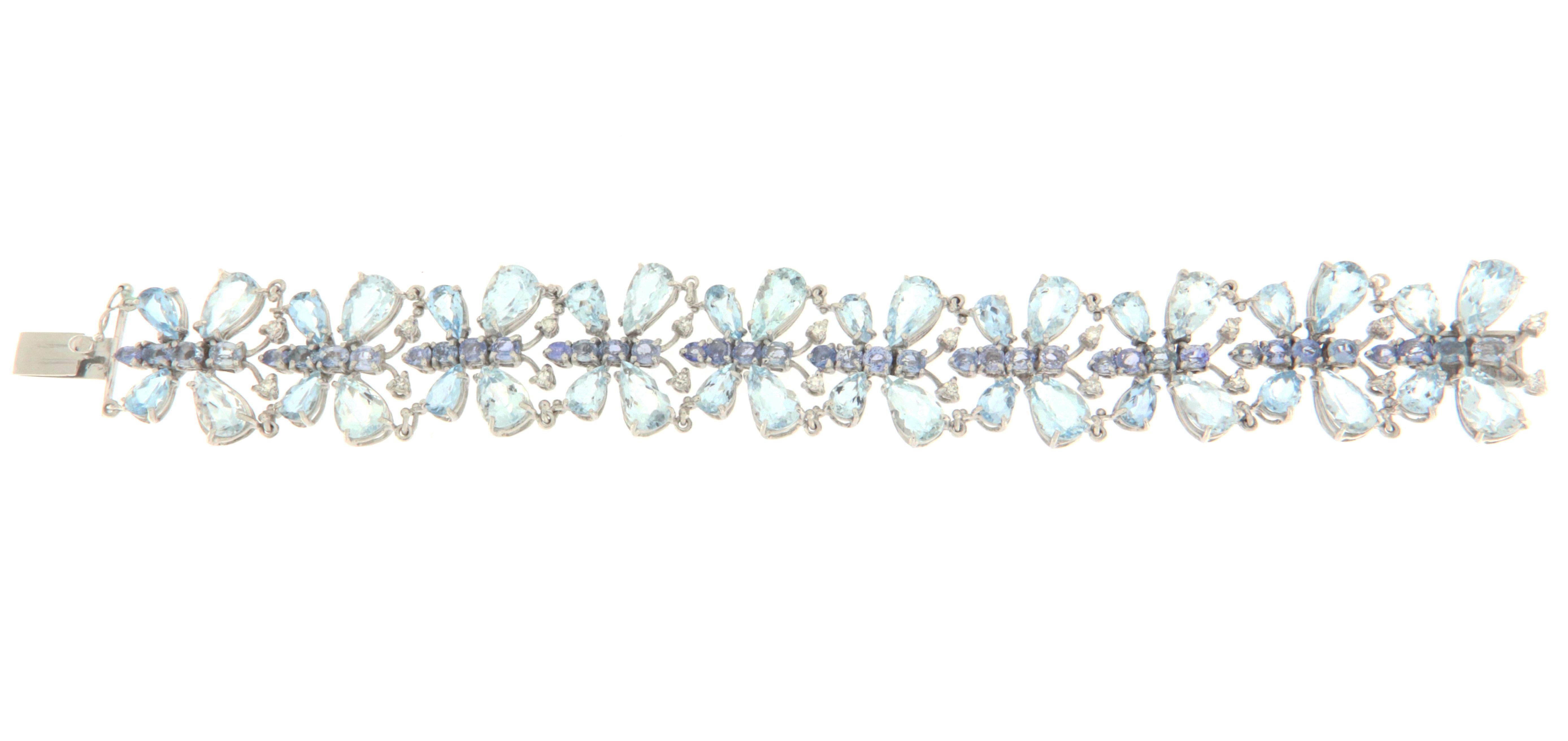 Women's Brazilian Aquamarine Sapphires Diamonds 18 Karat White Gold Cuff Bracelet For Sale