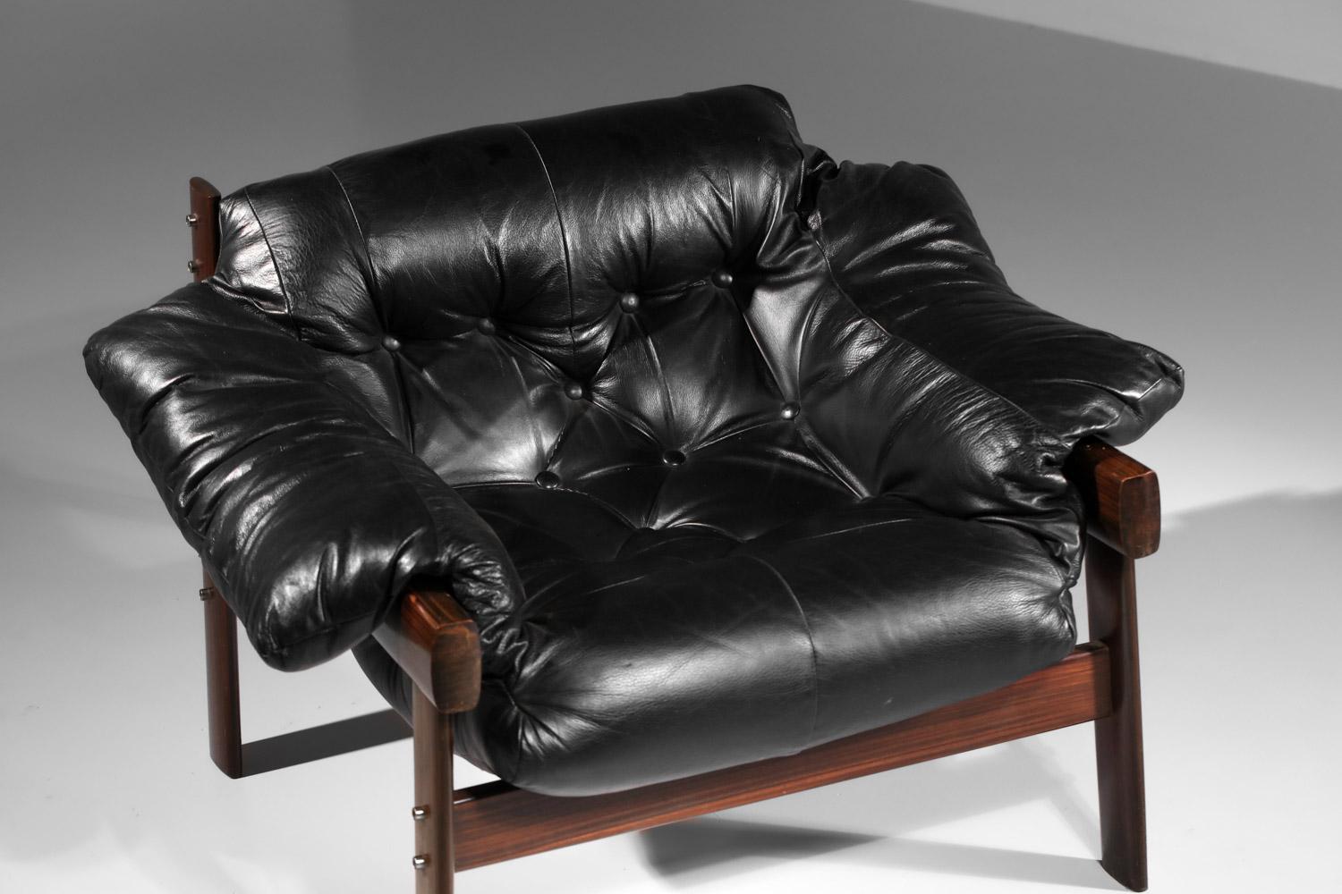 Brazilian armchair by percival laefer in black leather and solid wood For Sale 12