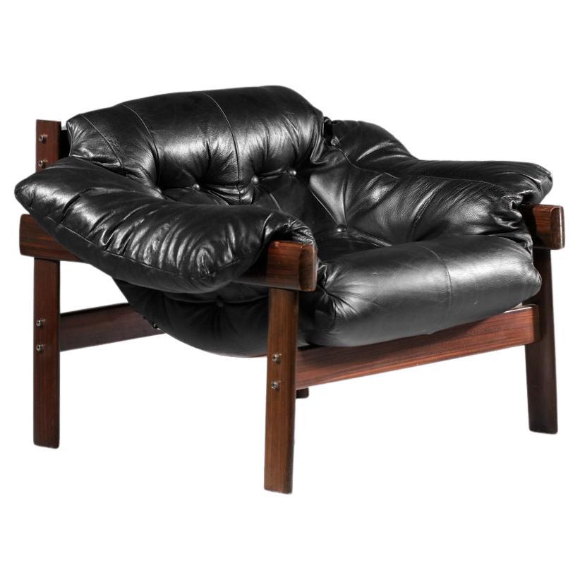 Brazilian armchair by percival laefer in black leather and solid wood For Sale