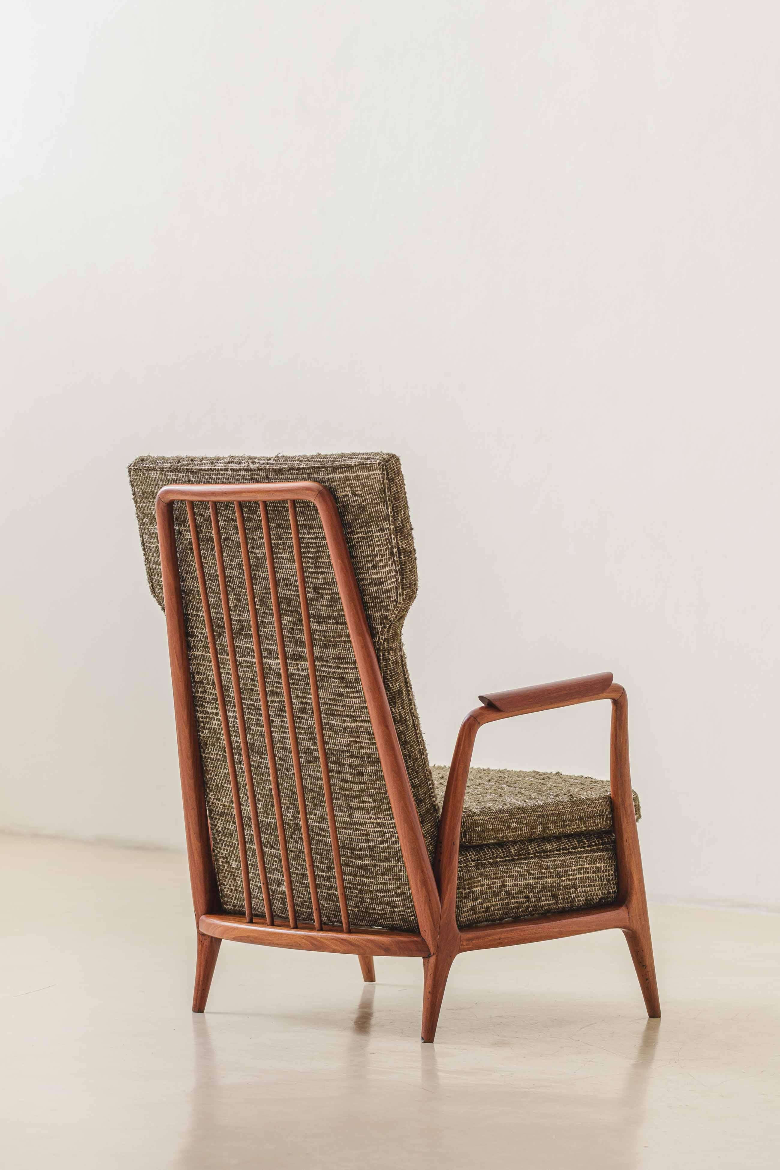 Brazilian Armchair with High Backrests by Giuseppe Scapinelli, 1950s, Midcentury For Sale 4