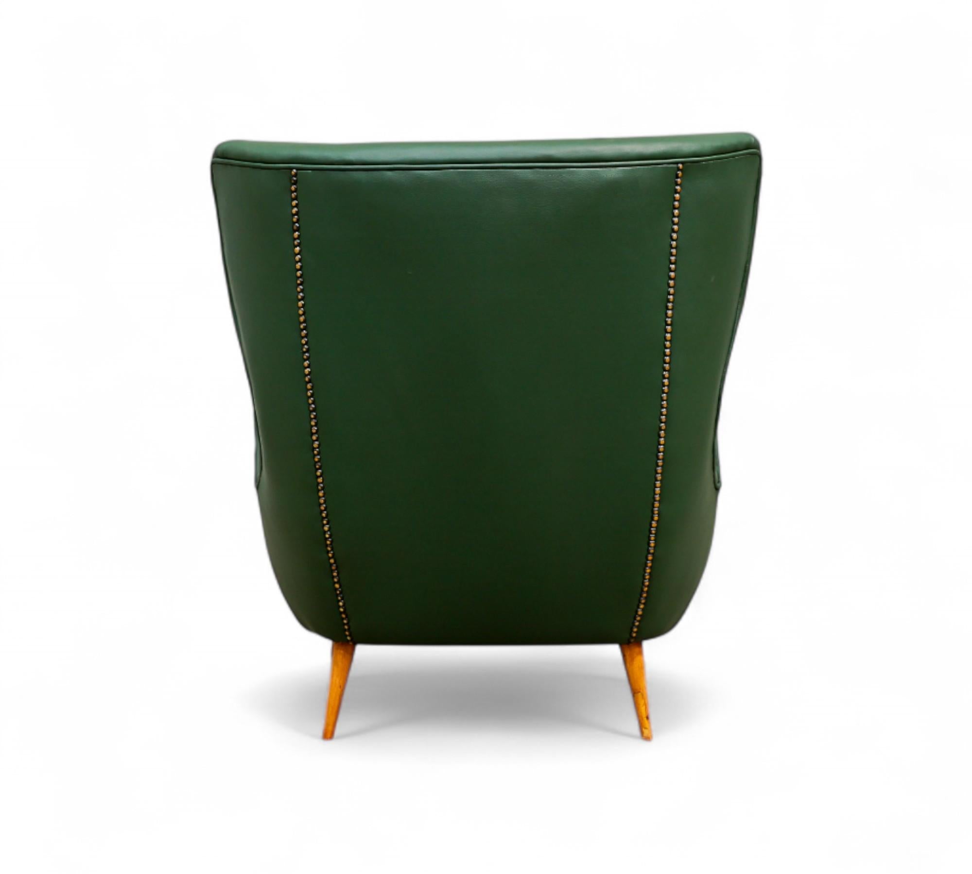 Brazilian Armchairs & Pouf in Hardwood, Leather and Fabric, Carlo Hauner 1950s For Sale 4