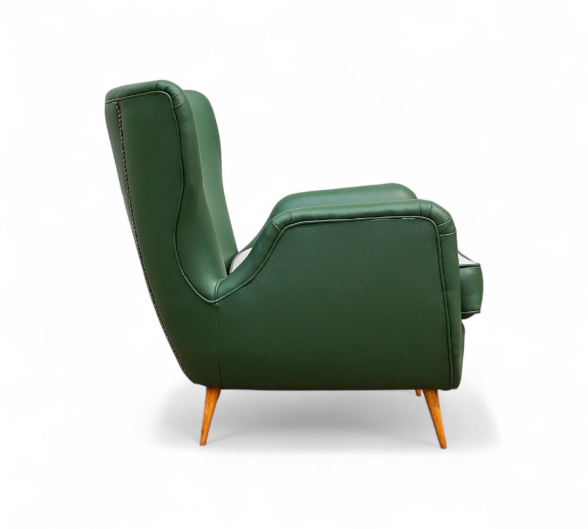 Brazilian Armchairs & Pouf in Hardwood, Leather and Fabric, Carlo Hauner 1950s For Sale 6