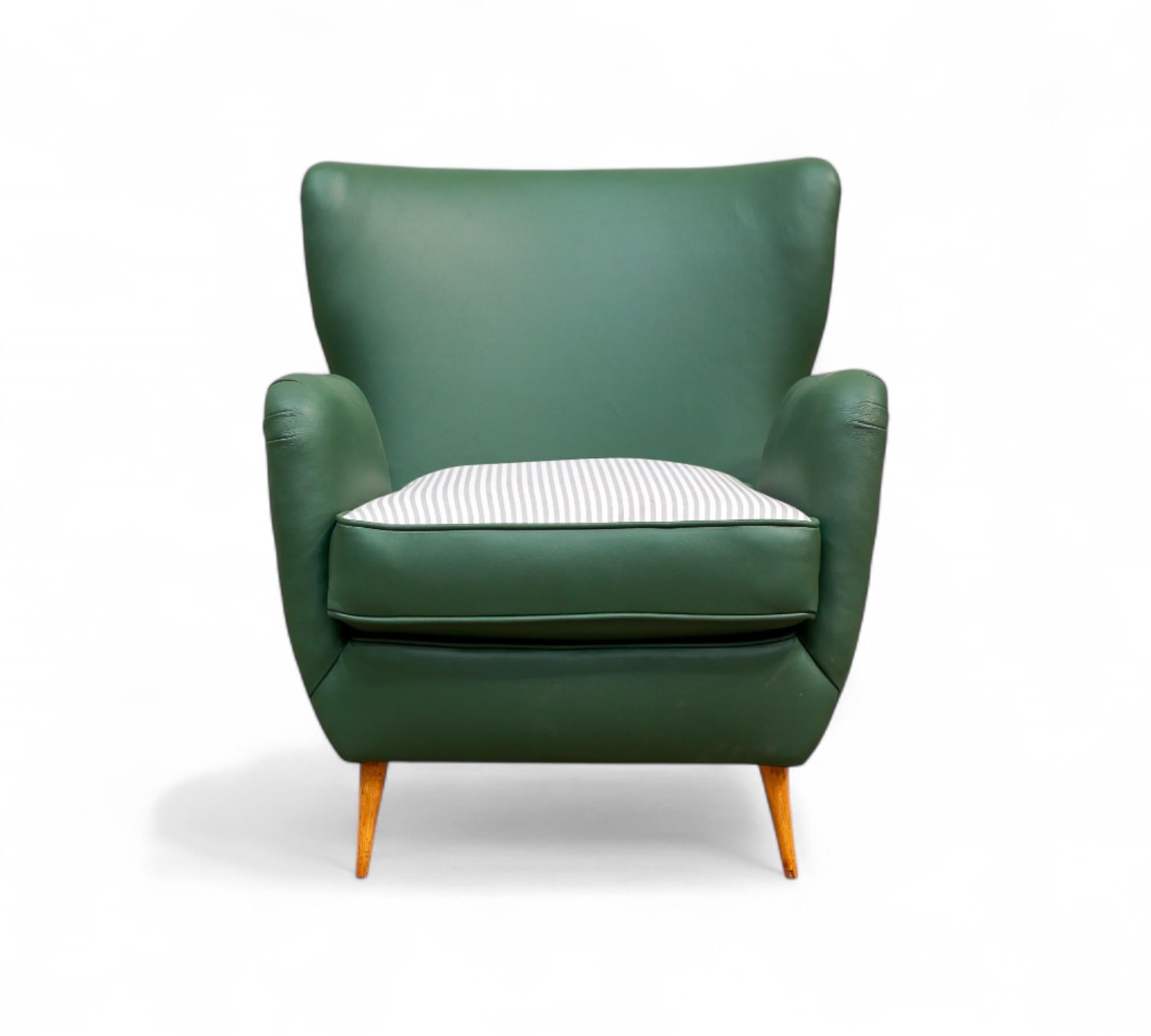 Brazilian Armchairs & Pouf in Hardwood, Leather and Fabric, Carlo Hauner 1950s For Sale 8