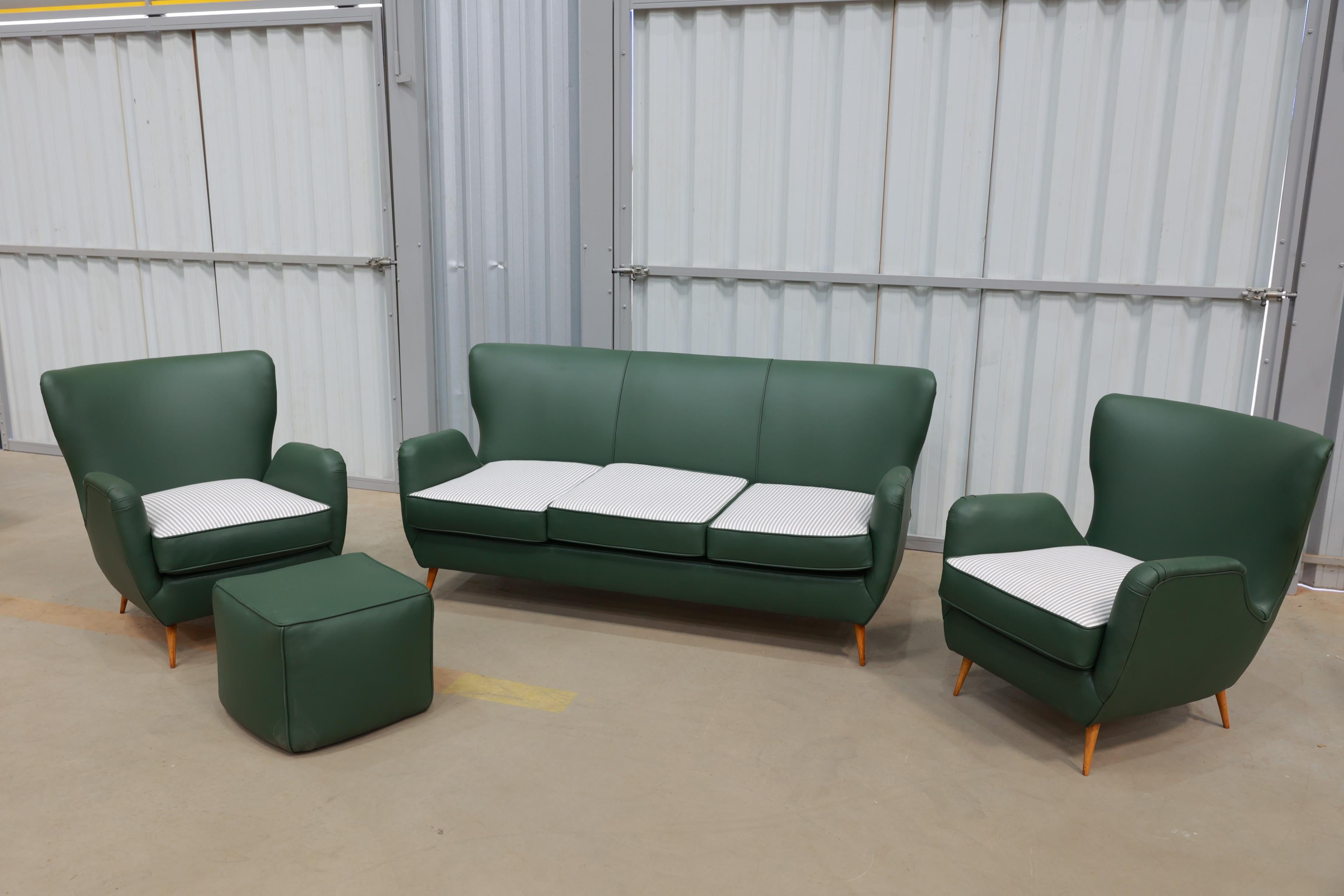 Brazilian Armchairs & Pouf in Hardwood, Leather and Fabric, Carlo Hauner 1950s For Sale 3