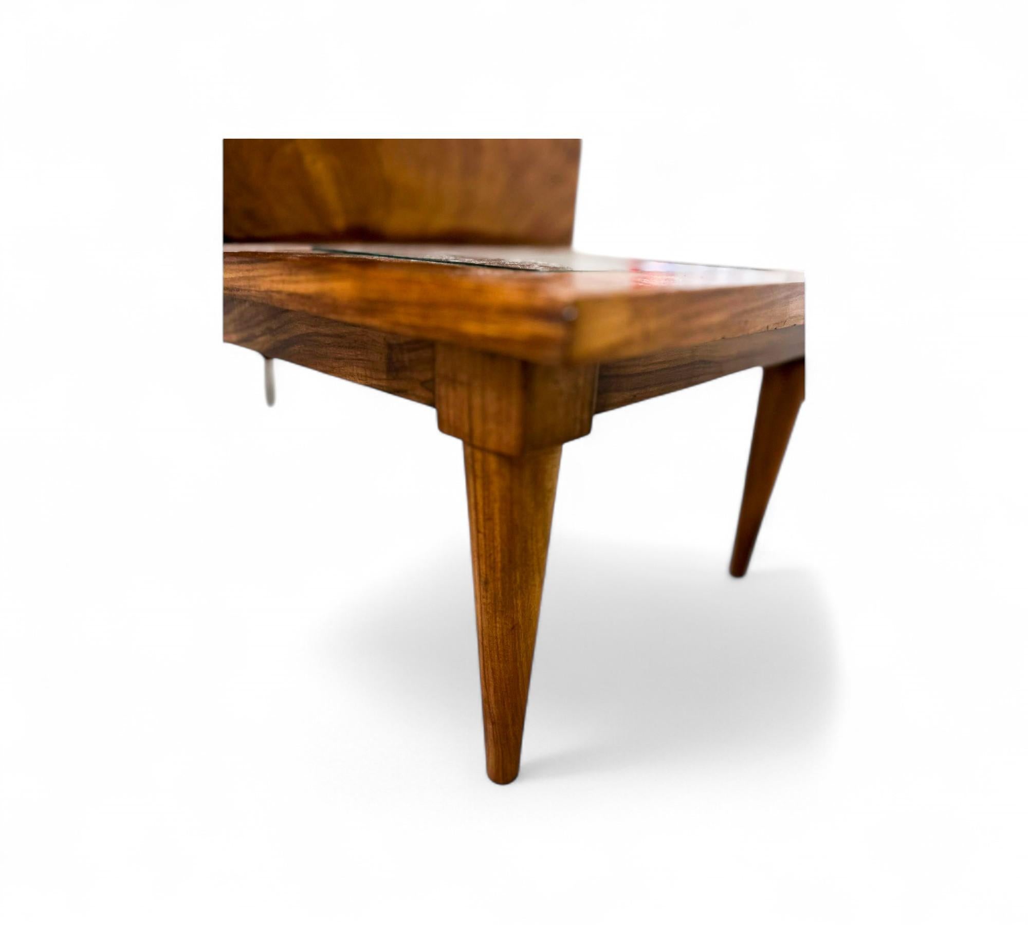 Vetro Bar brasiliano con tavolino in legno duro e vetro di Branco & Preto, anni '50 ca. in vendita