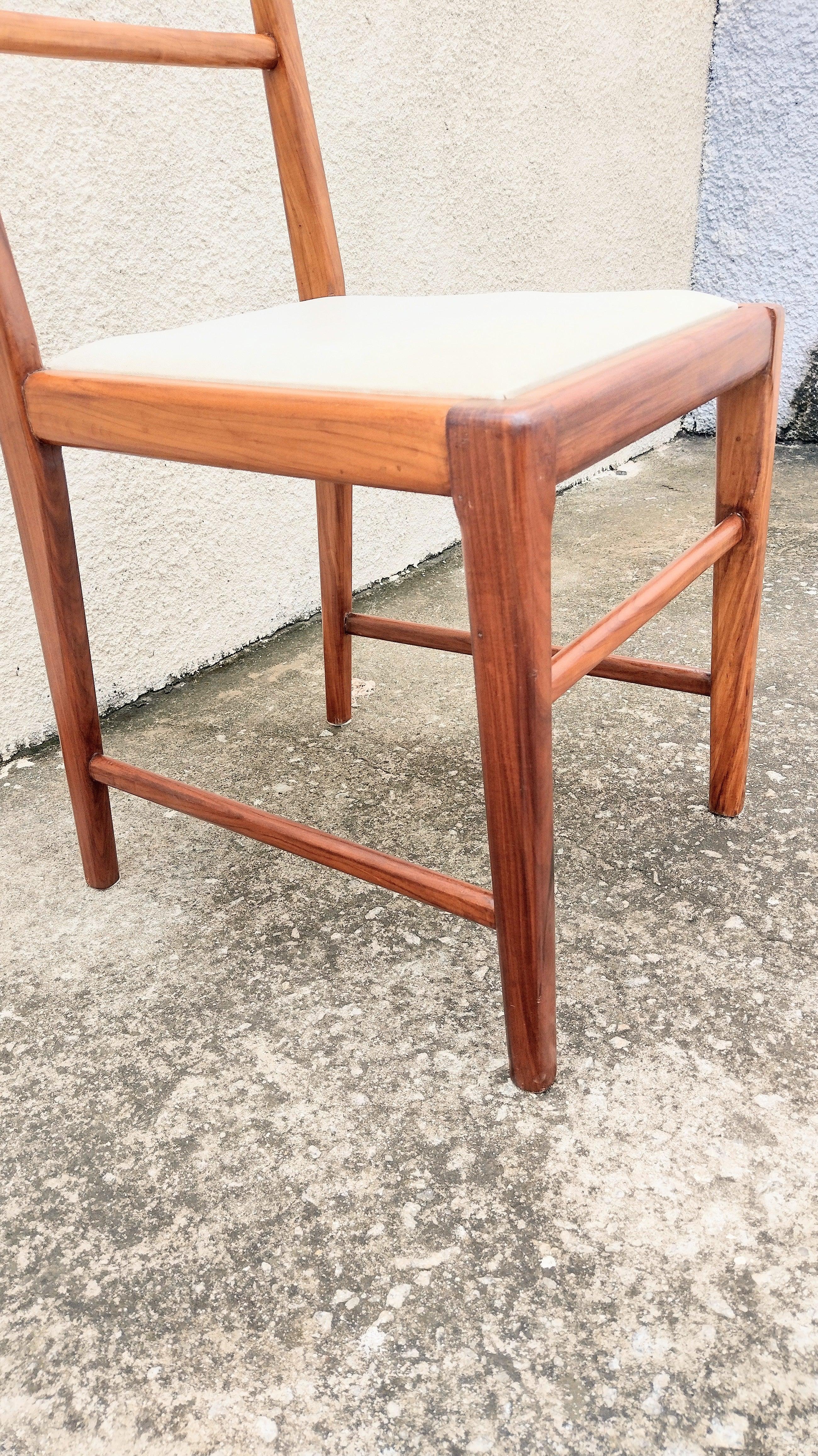 Brazilian Chairs 60s in Solid Caviúna Wood and Courvin, Set of 4 For Sale 10