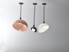 Pendentif contemporain brésilien en acrylique et acier