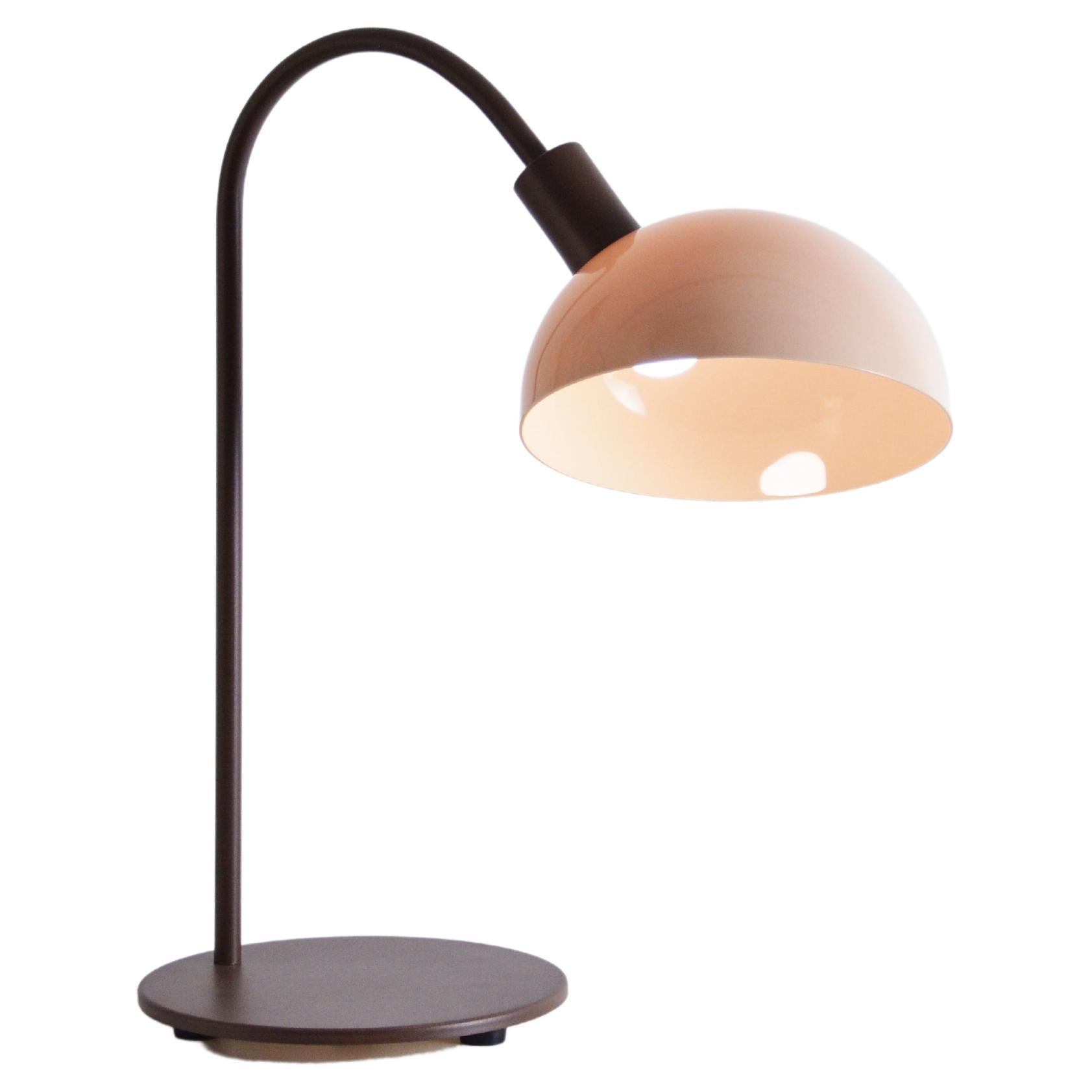 Lampe à poser contemporaine brésilienne en acrylique et acier - moyenne en vente